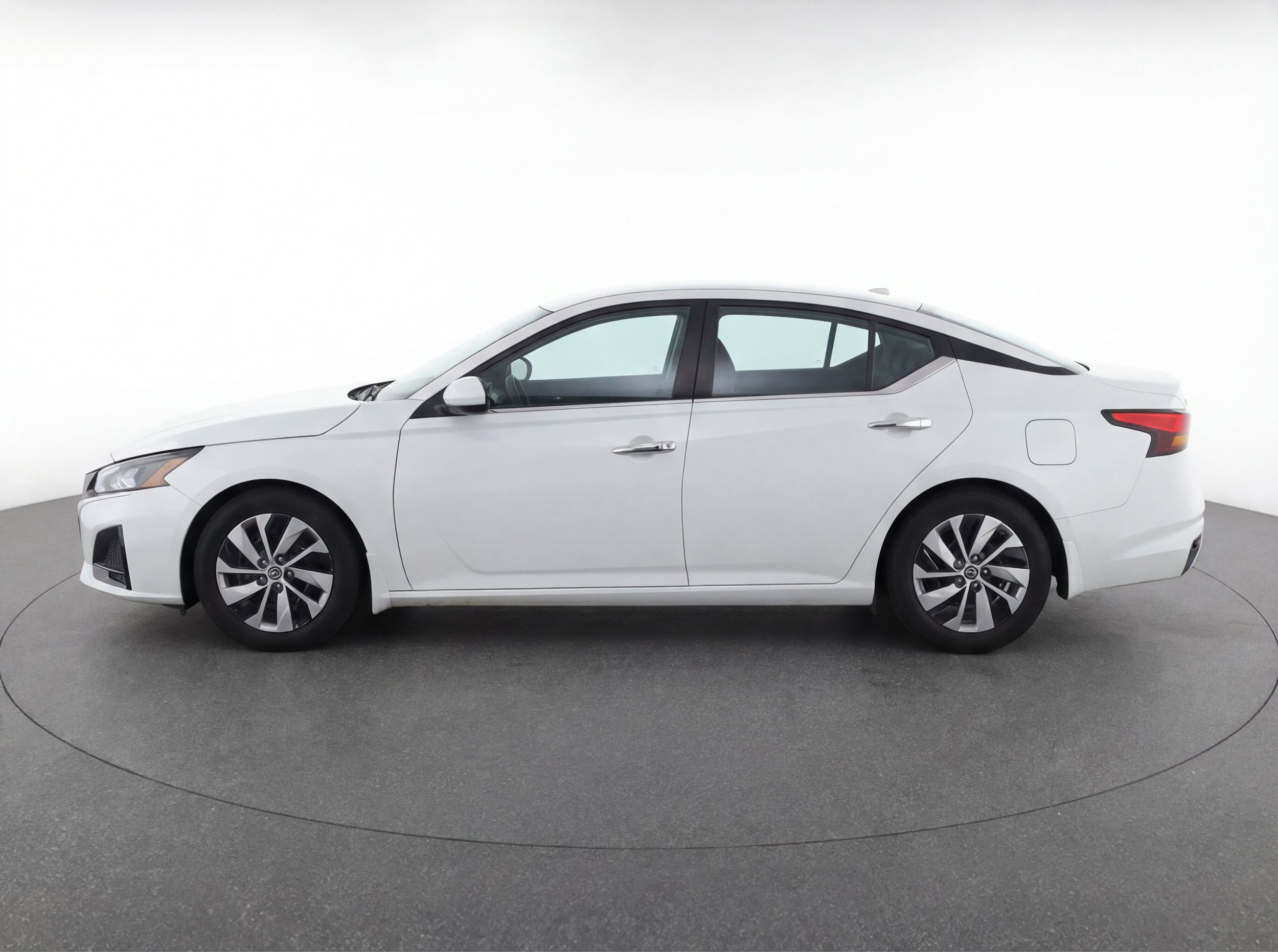 Thumbnail: 2023 Nissan Altima - 5