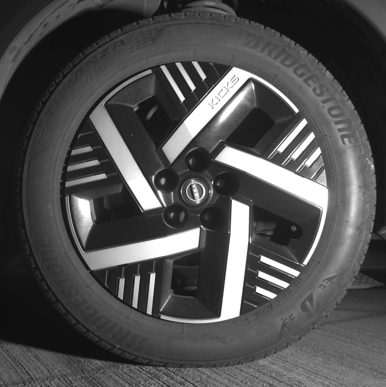 Thumbnail: 2025 Nissan Kicks - 9