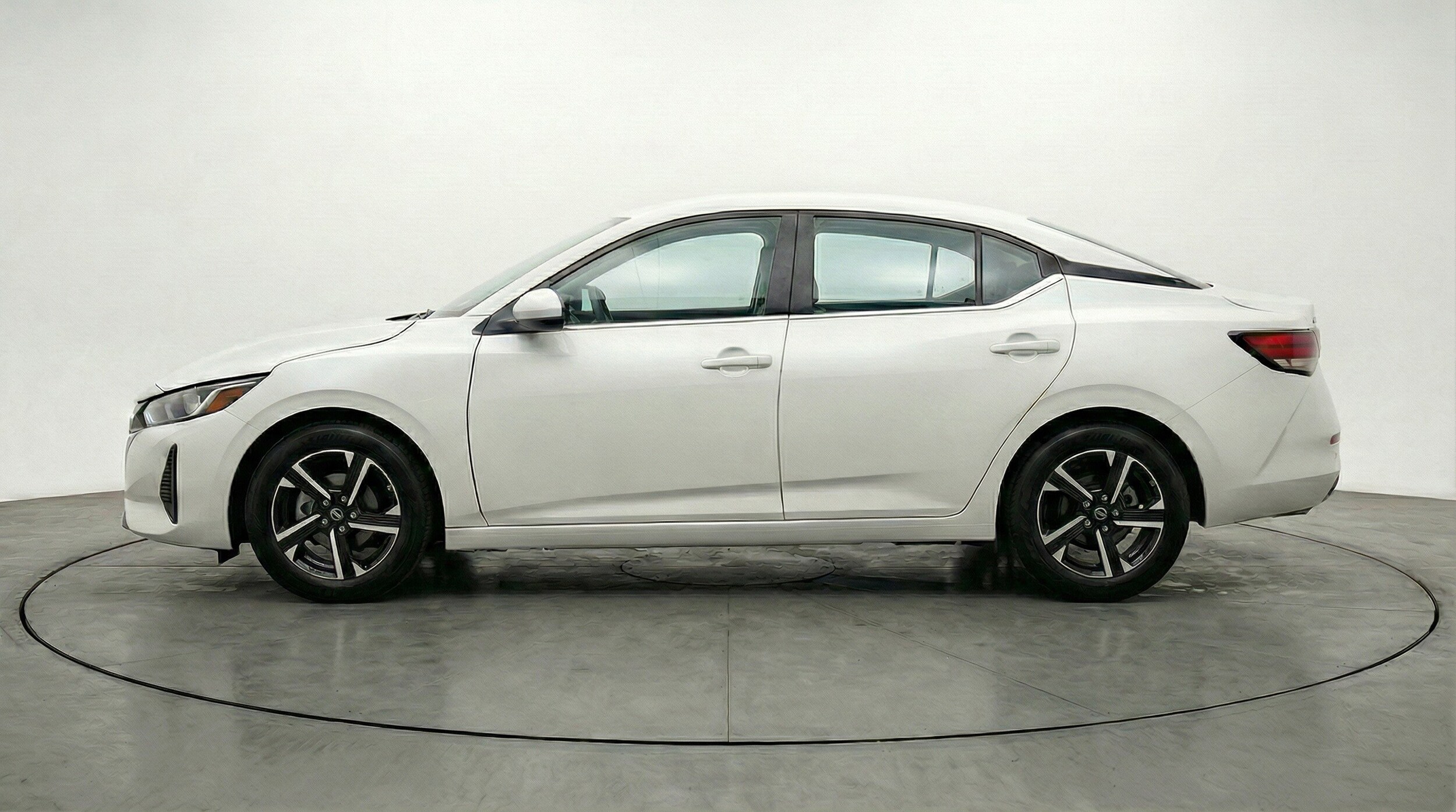 Thumbnail: 2025 Nissan Sentra - 5