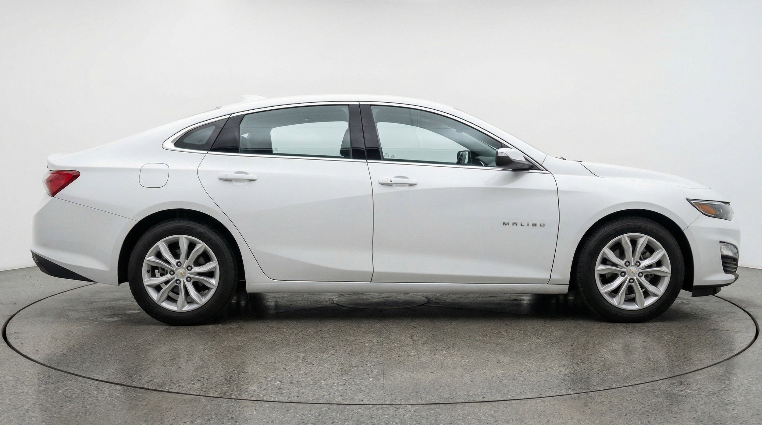 Thumbnail: 2024 Chevrolet Malibu - 11