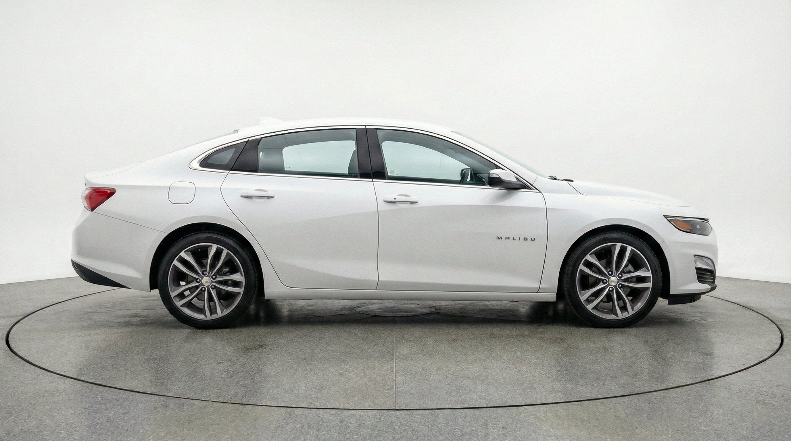 Thumbnail: 2024 Chevrolet Malibu - 11