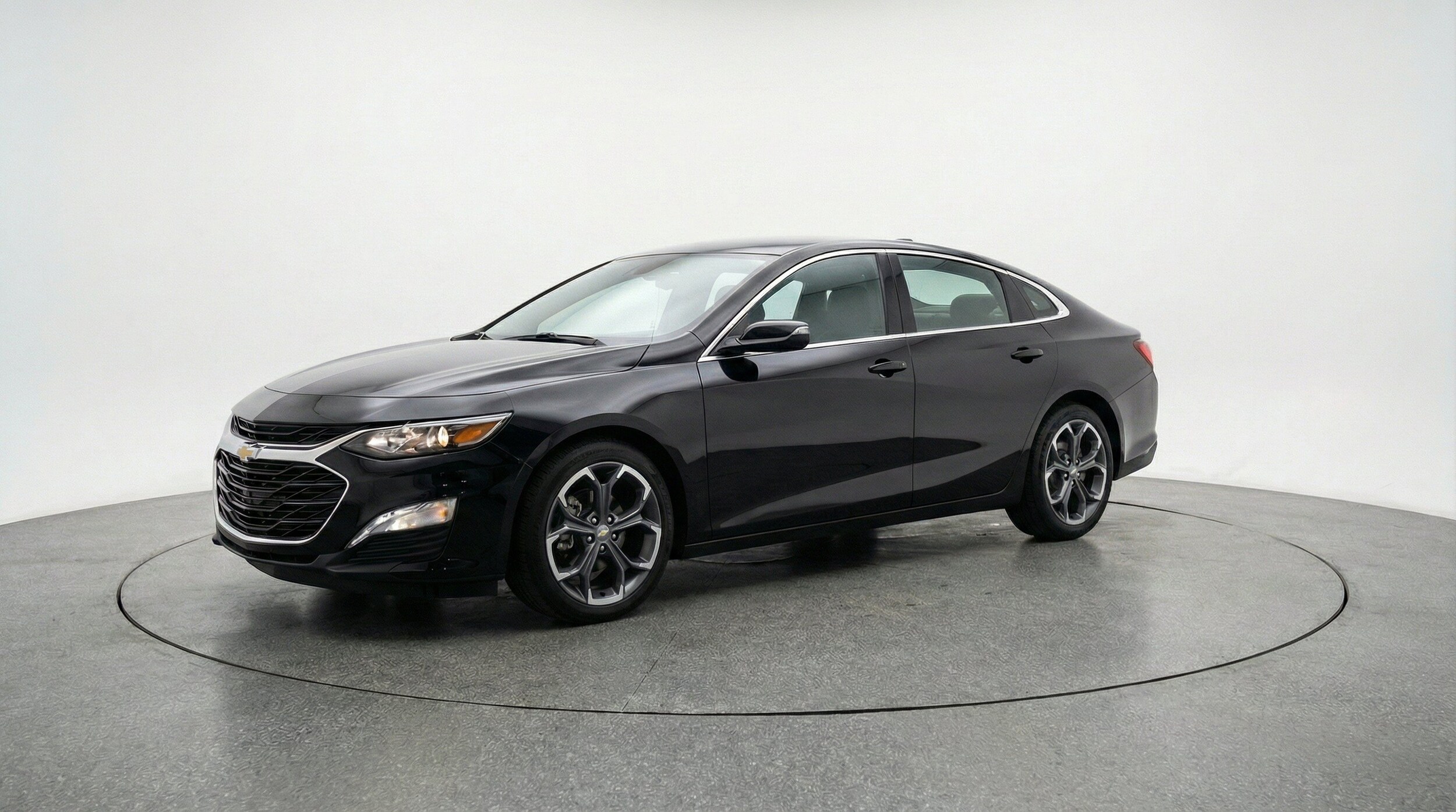 Thumbnail: 2024 Chevrolet Malibu - 3
