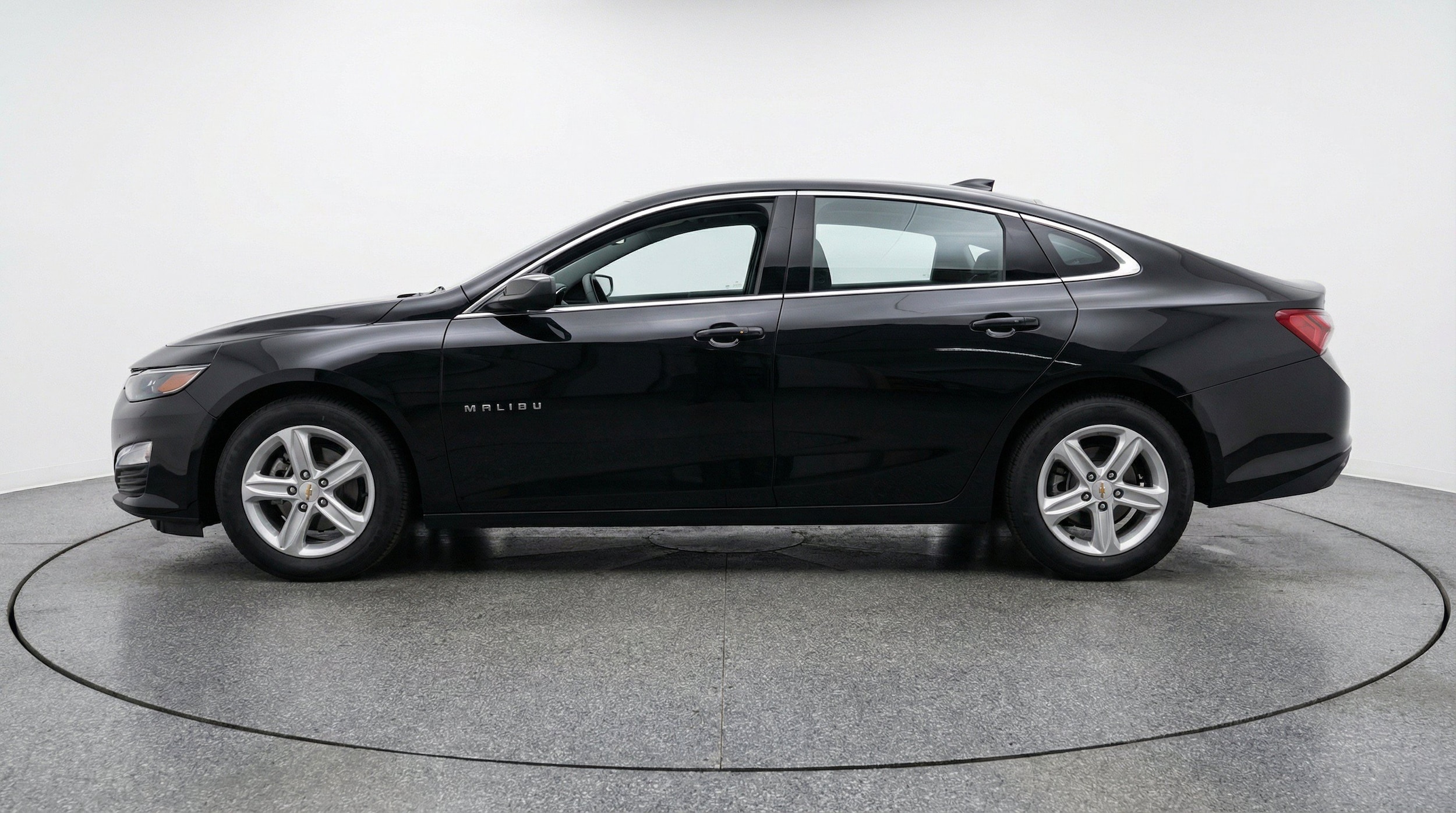Thumbnail: 2024 Chevrolet Malibu - 5