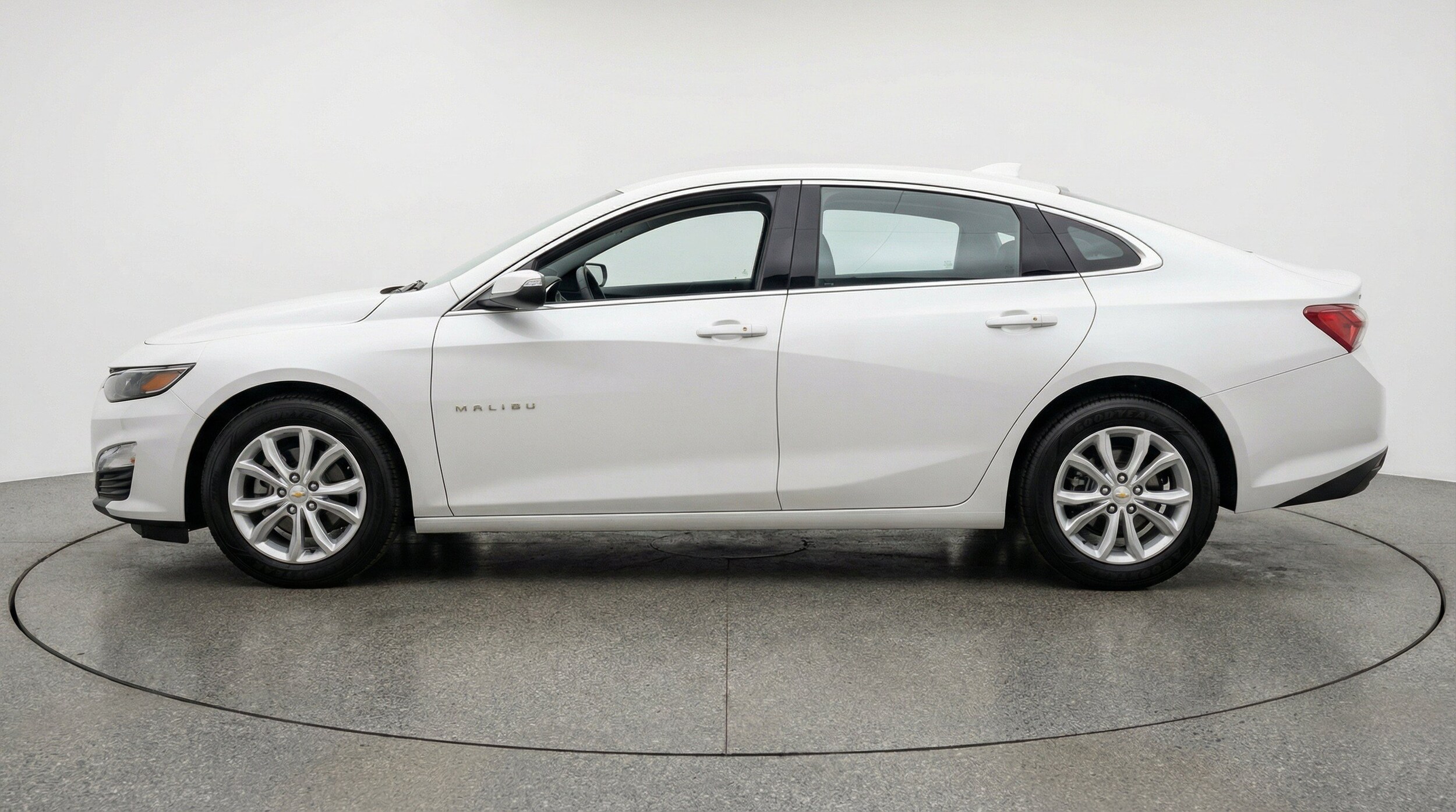 Thumbnail: 2024 Chevrolet Malibu - 5