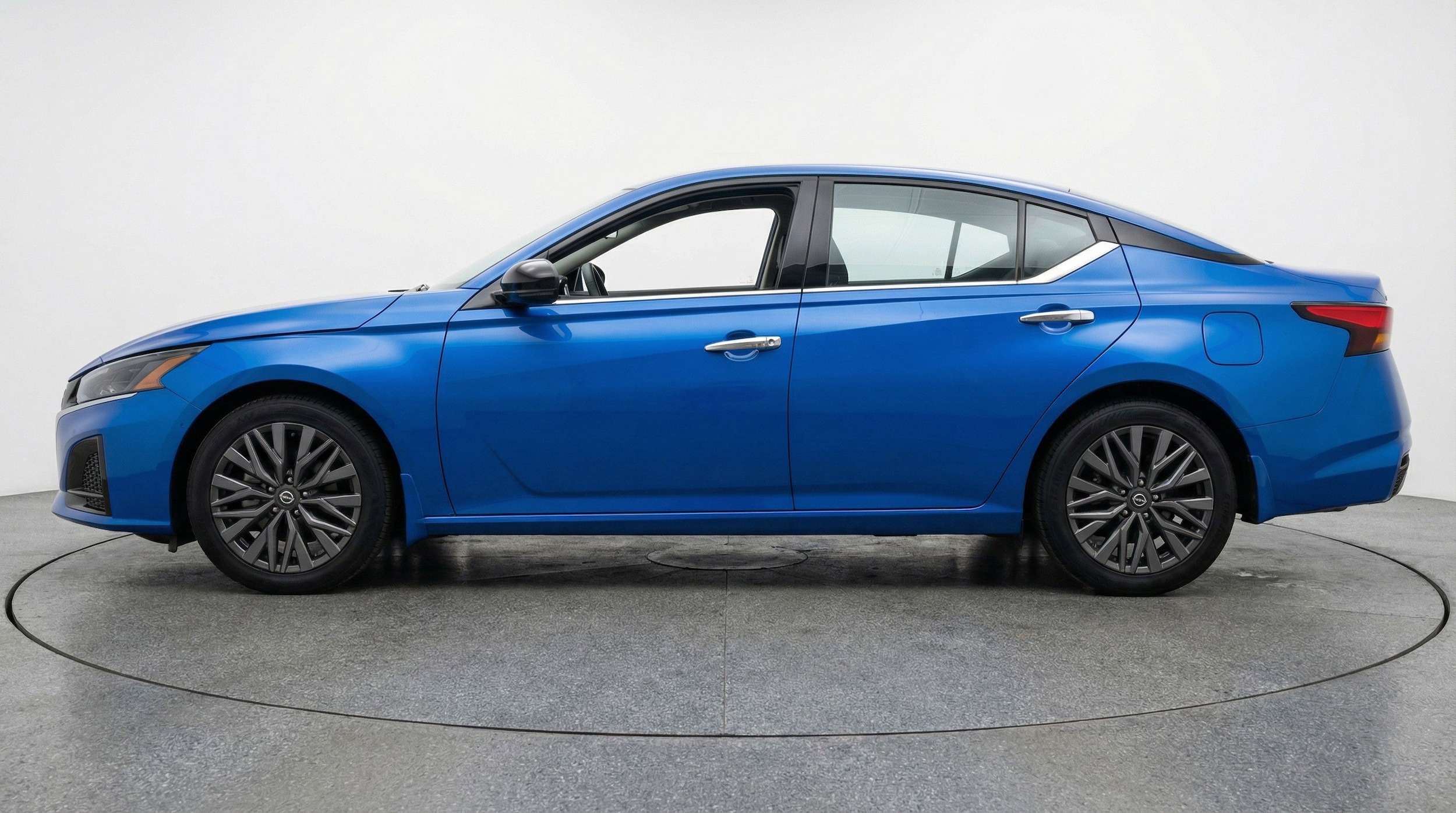 Thumbnail: 2025 Nissan Altima - 5