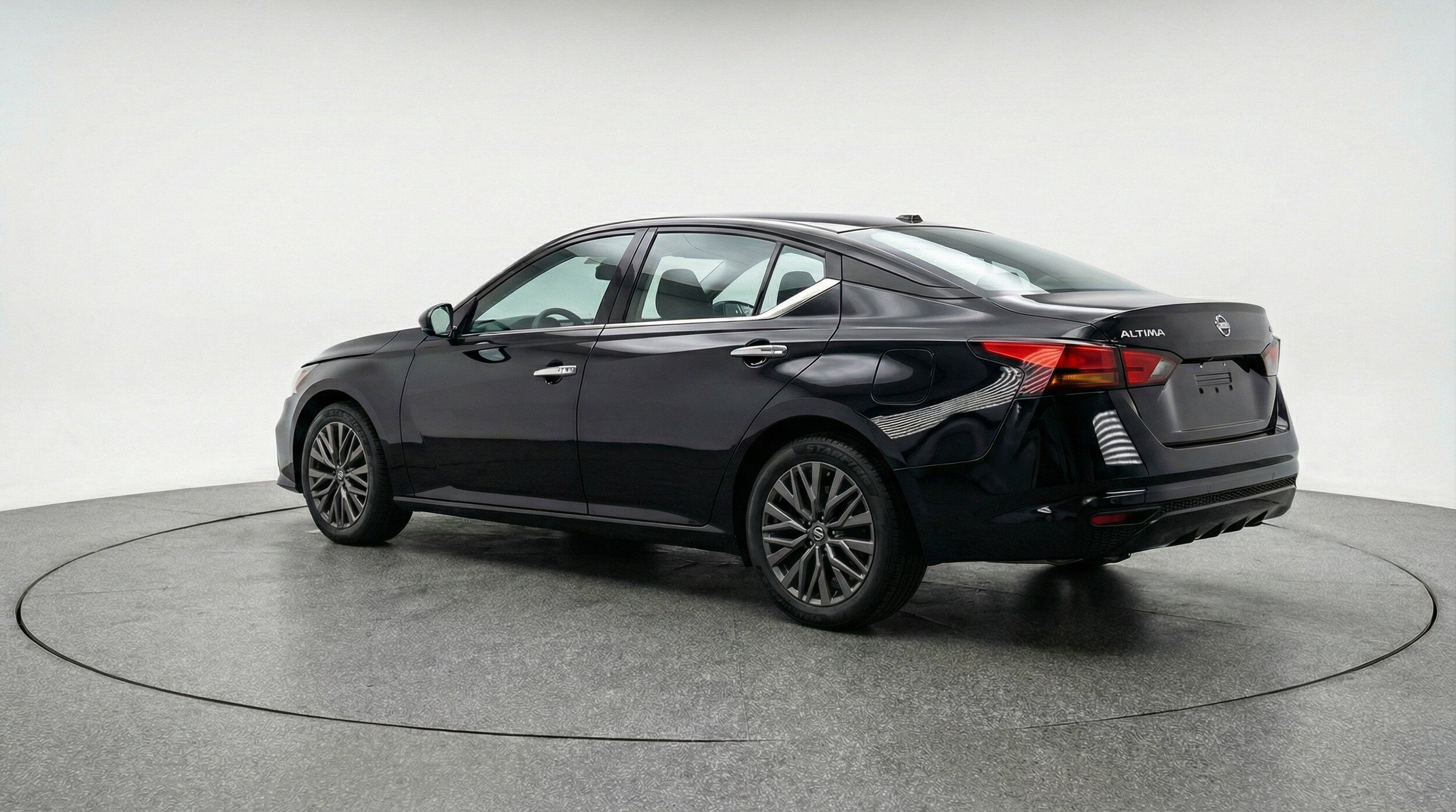Thumbnail: 2025 Nissan Altima - 6