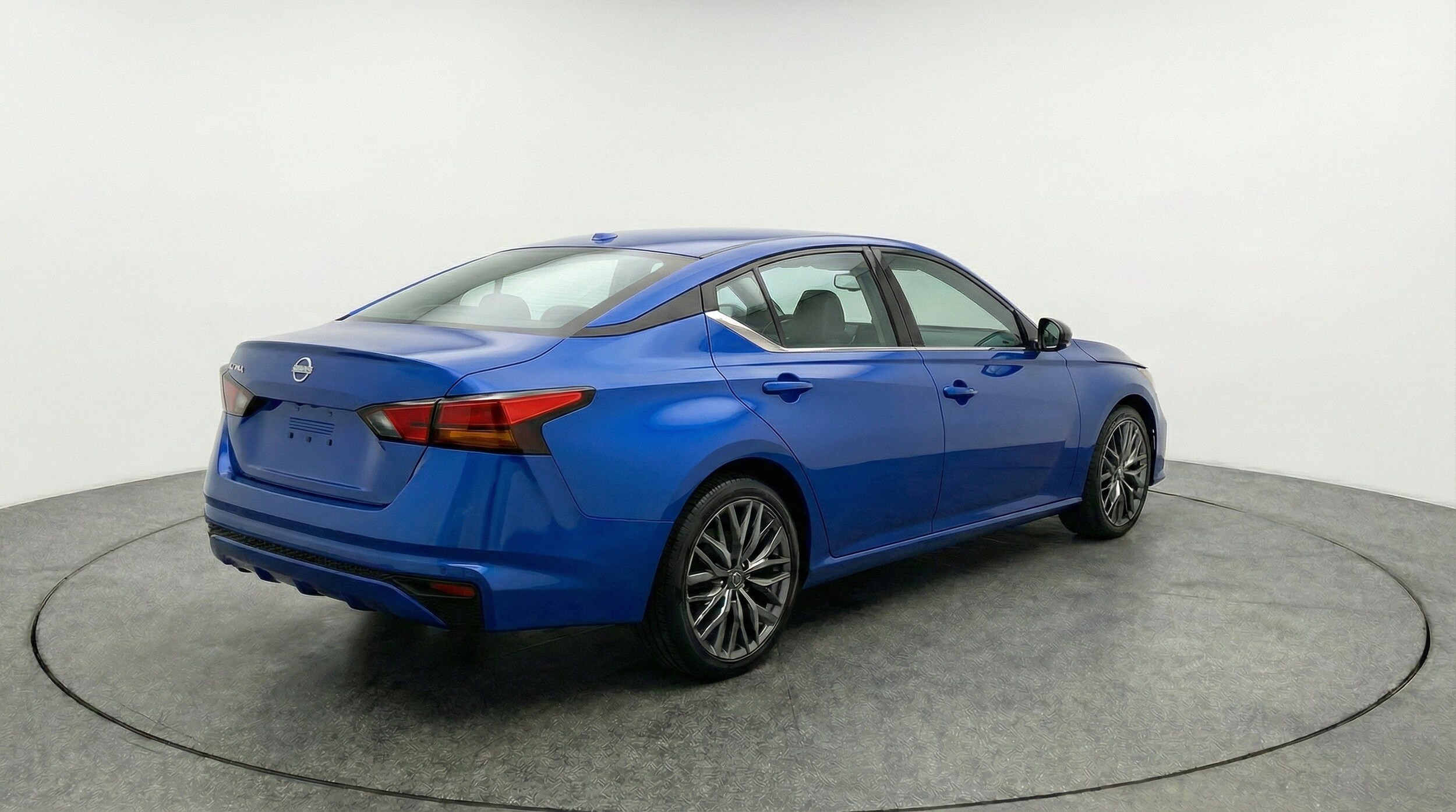 Thumbnail: 2025 Nissan Altima - 9