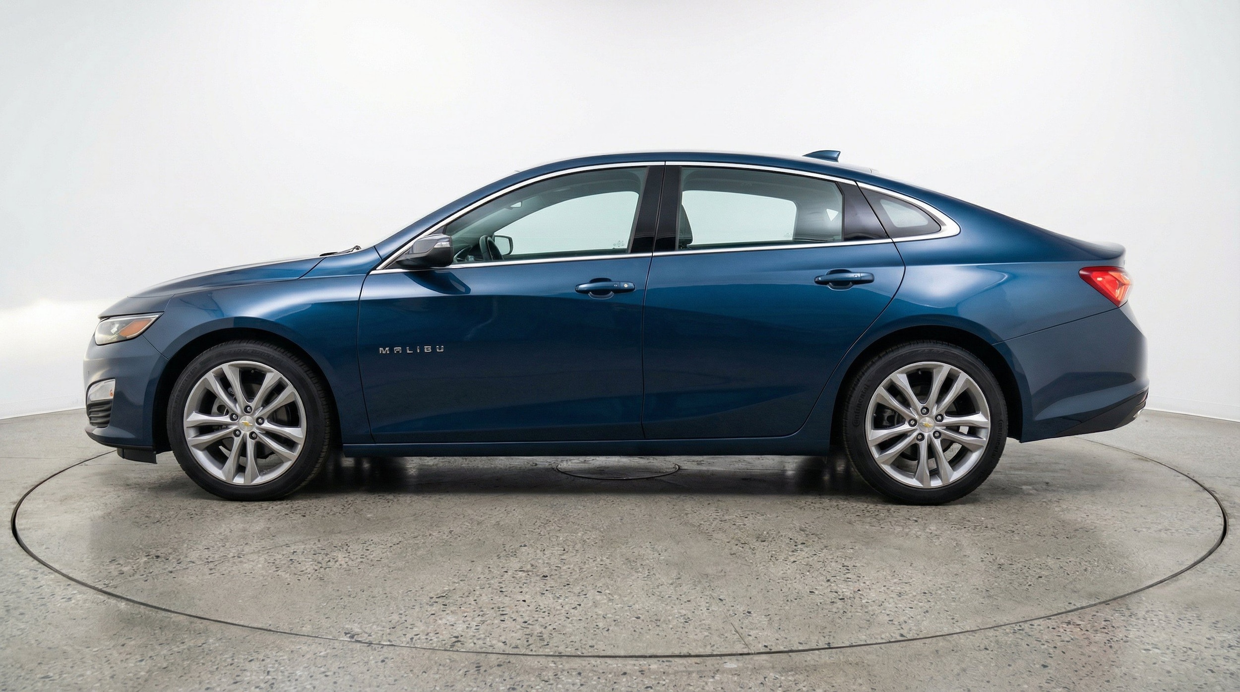 Thumbnail: 2024 Chevrolet Malibu - 5
