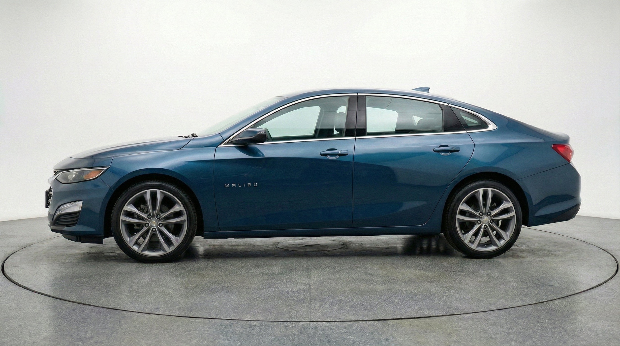 Thumbnail: 2024 Chevrolet Malibu - 5