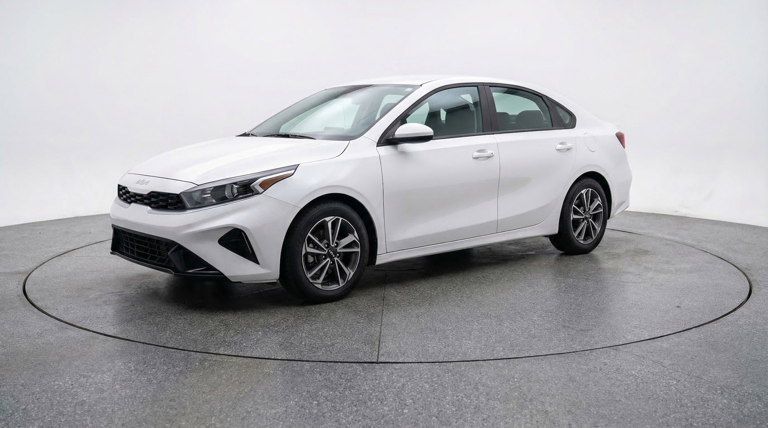 Thumbnail: 2024 Kia Forte - 3