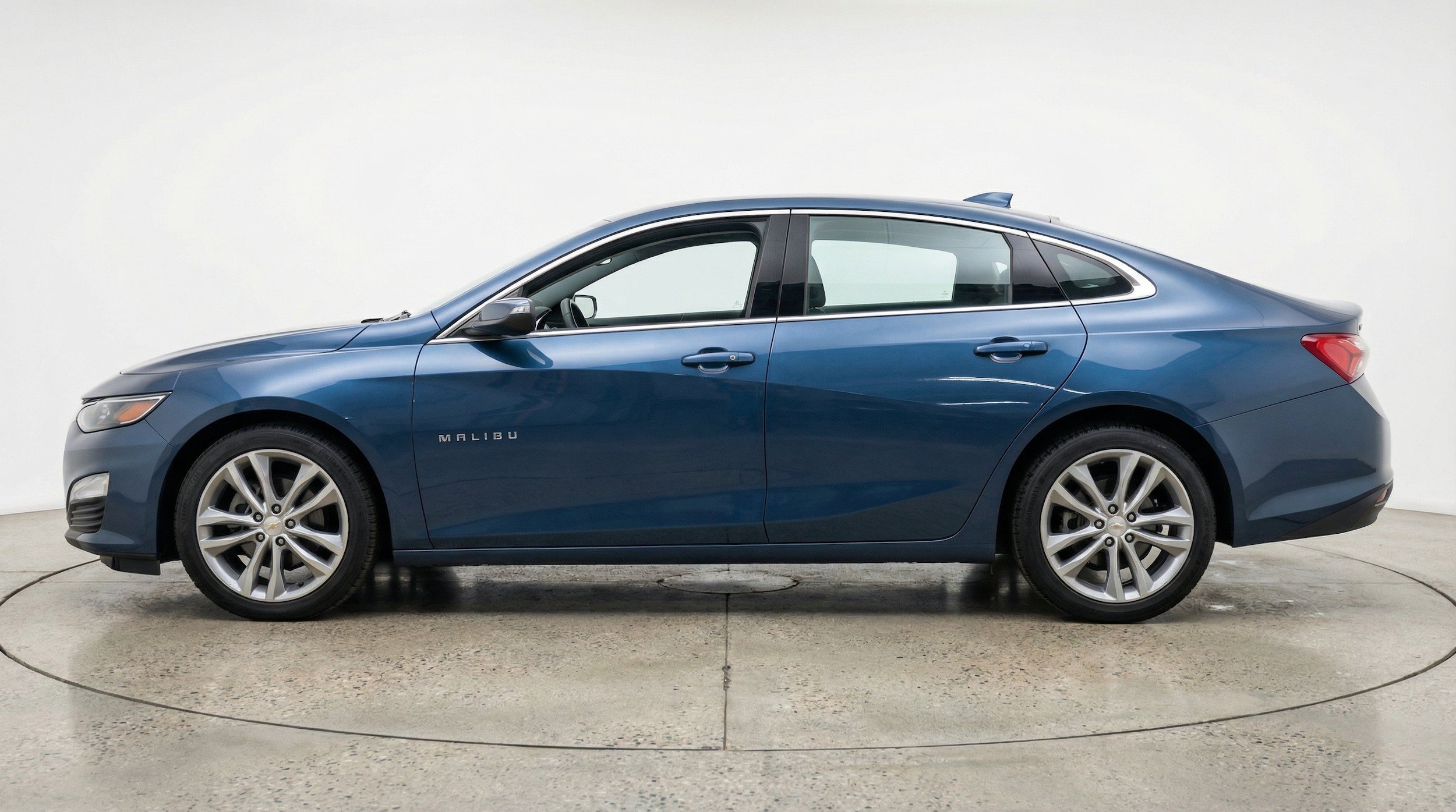 Thumbnail: 2024 Chevrolet Malibu - 5