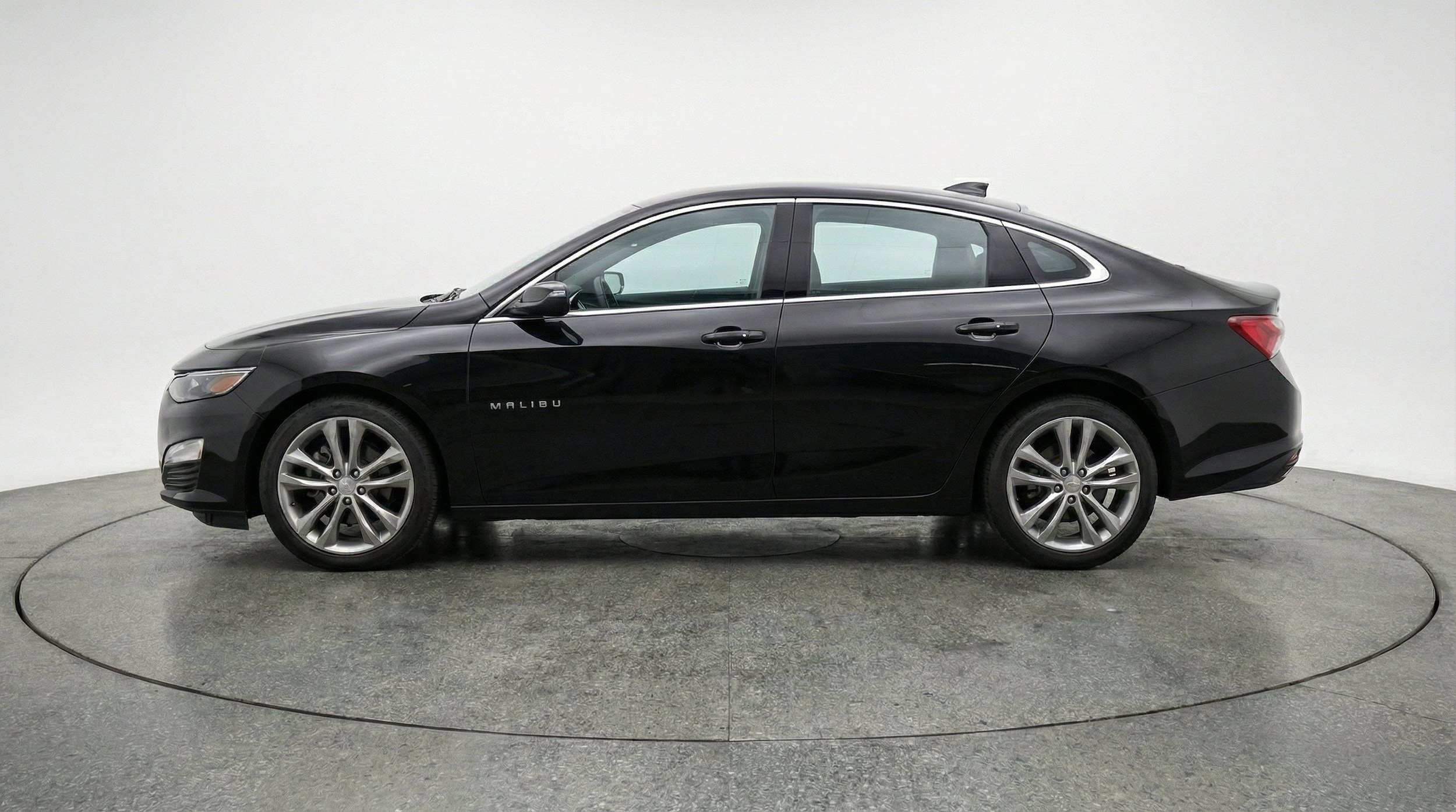 Thumbnail: 2024 Chevrolet Malibu - 5