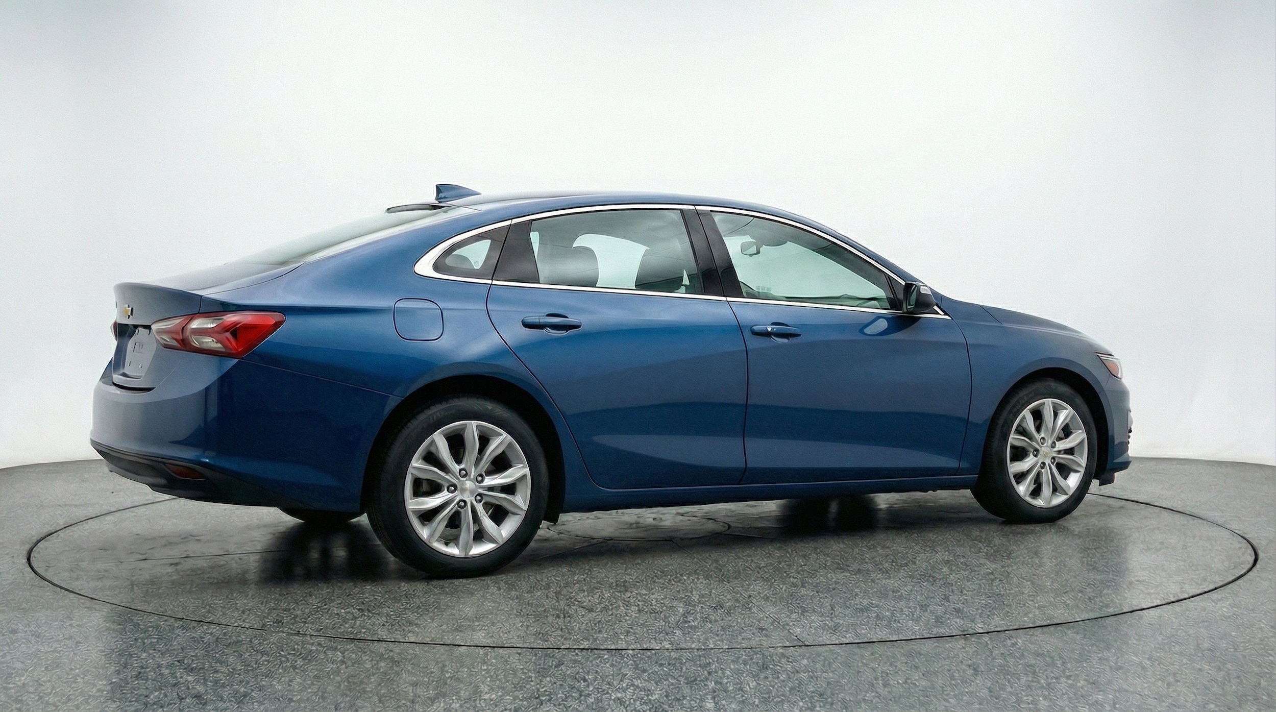 Thumbnail: 2024 Chevrolet Malibu - 9