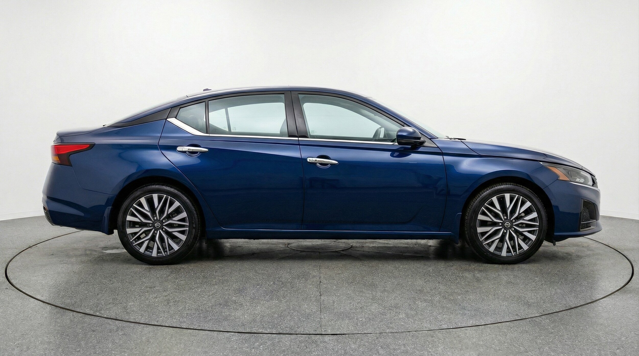 Thumbnail: 2025 Nissan Altima - 11