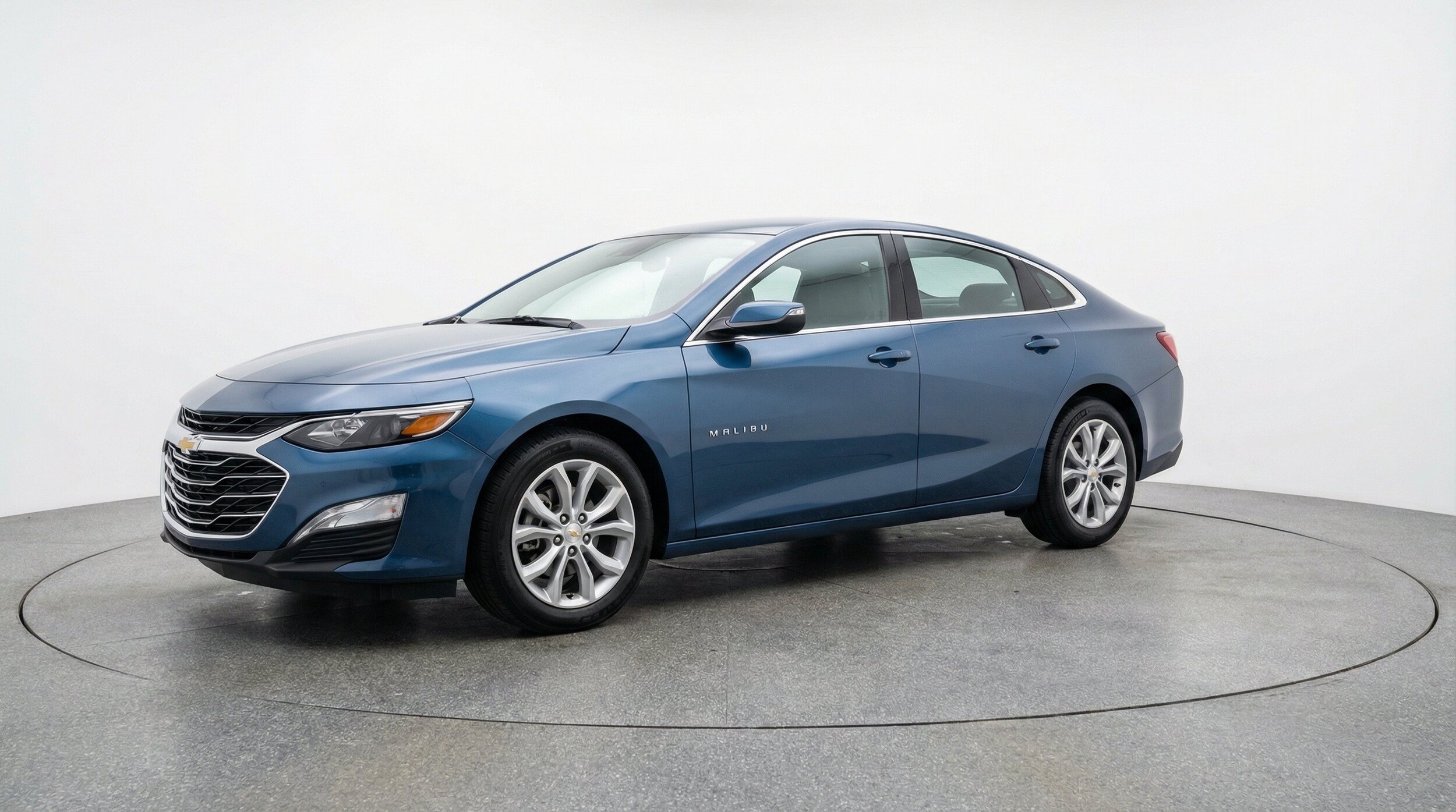 Thumbnail: 2024 Chevrolet Malibu - 3