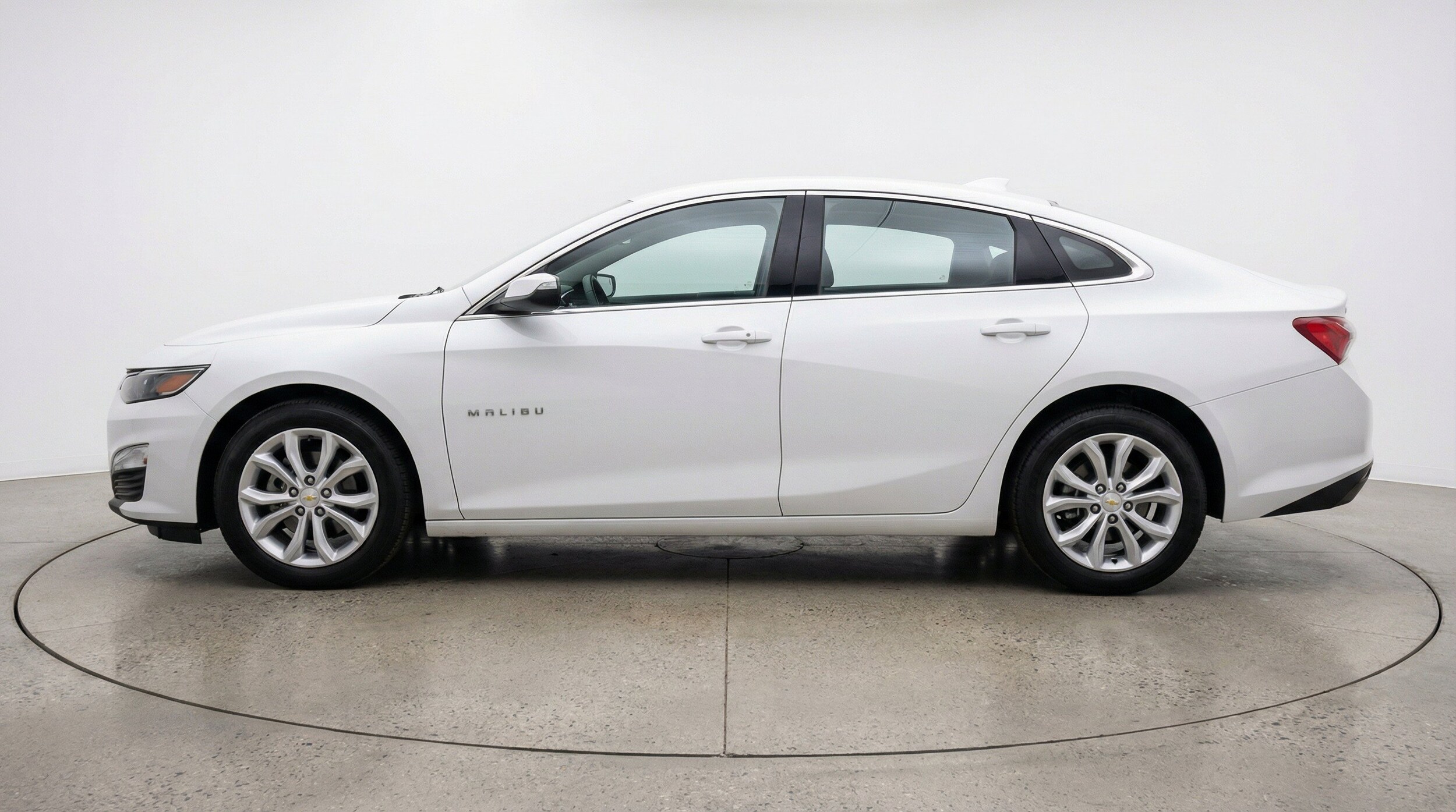 Thumbnail: 2024 Chevrolet Malibu - 5
