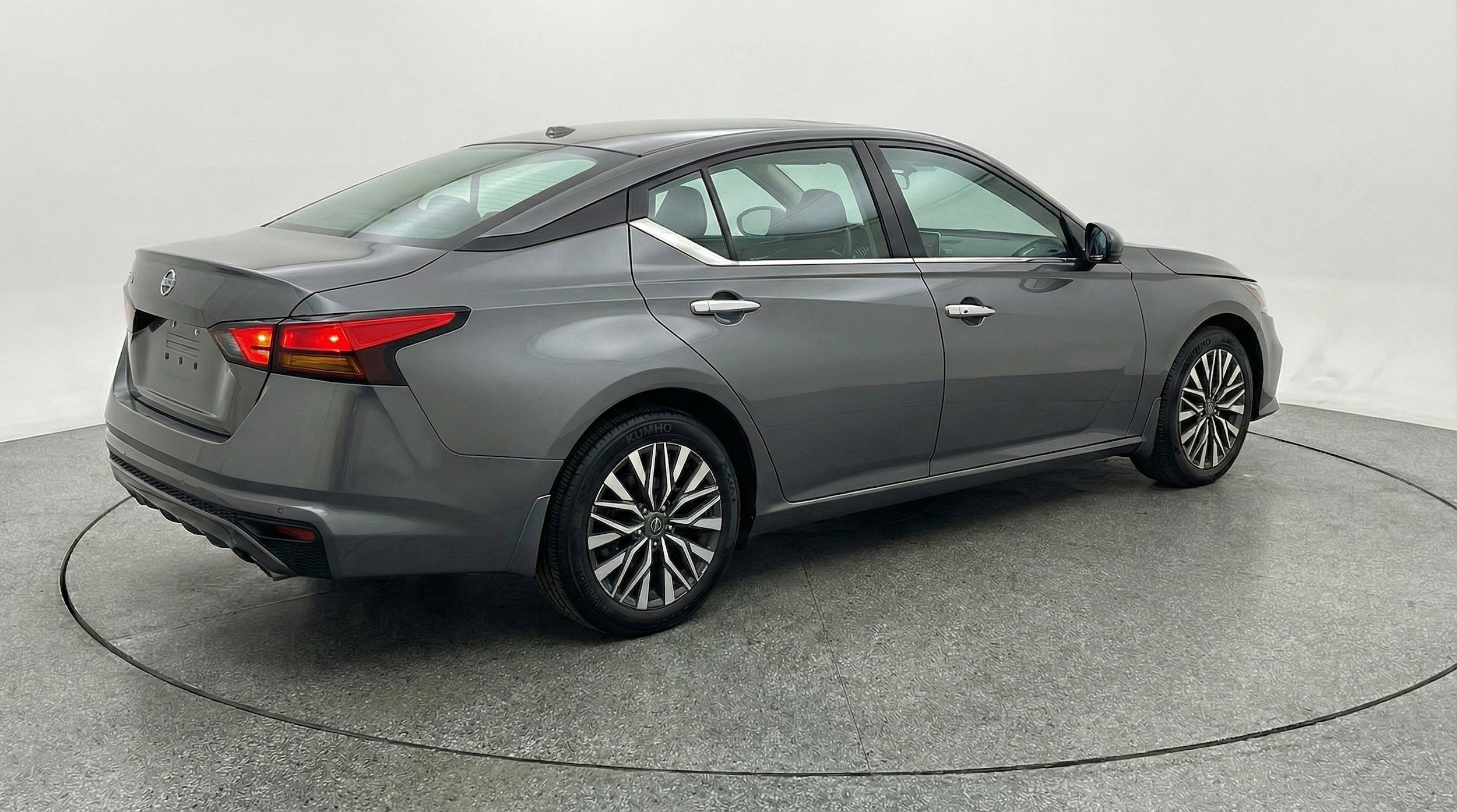 Thumbnail: 2025 Nissan Altima - 9