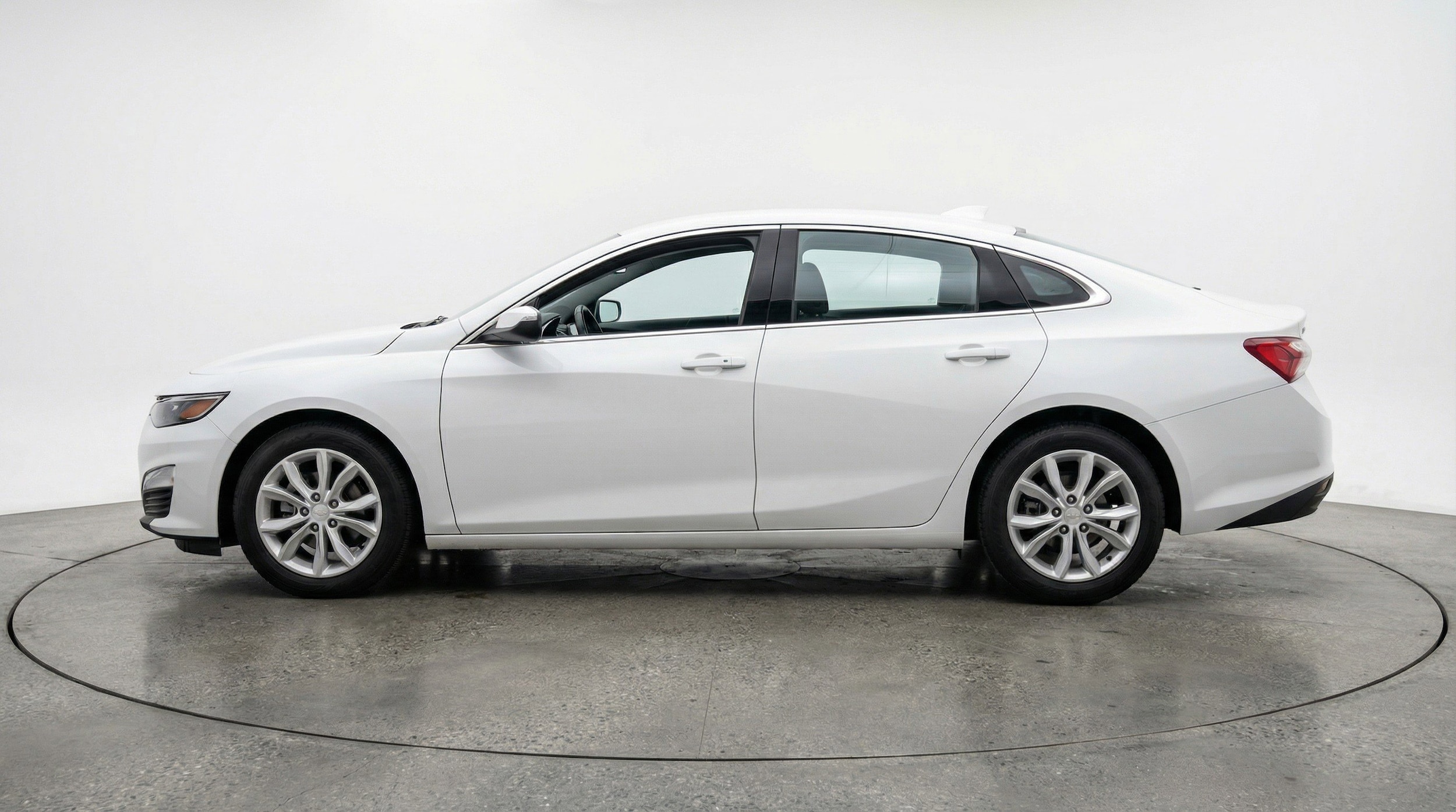 Thumbnail: 2024 Chevrolet Malibu - 5