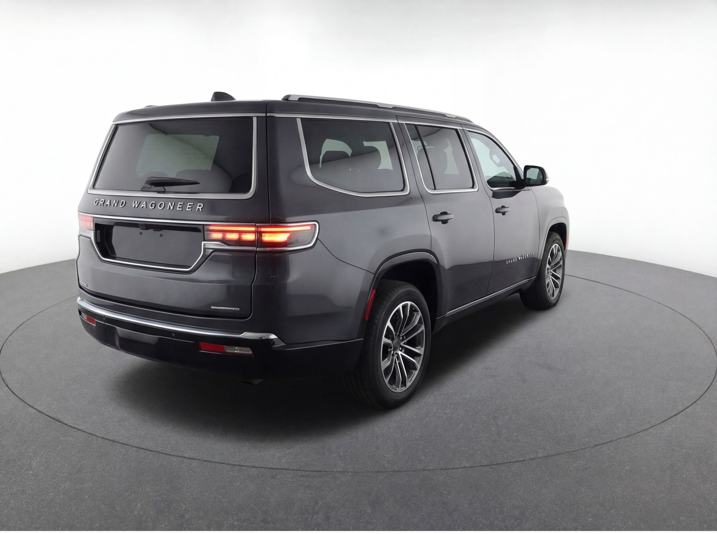 Thumbnail: 2023 Jeep Grand Wagoneer - 9