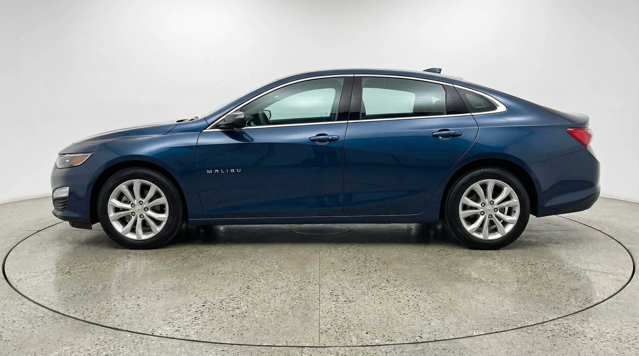 Thumbnail: 2024 Chevrolet Malibu - 5