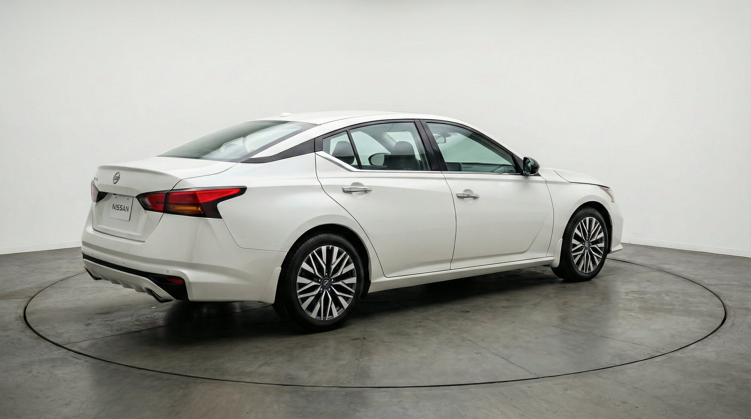 Thumbnail: 2025 Nissan Altima - 9
