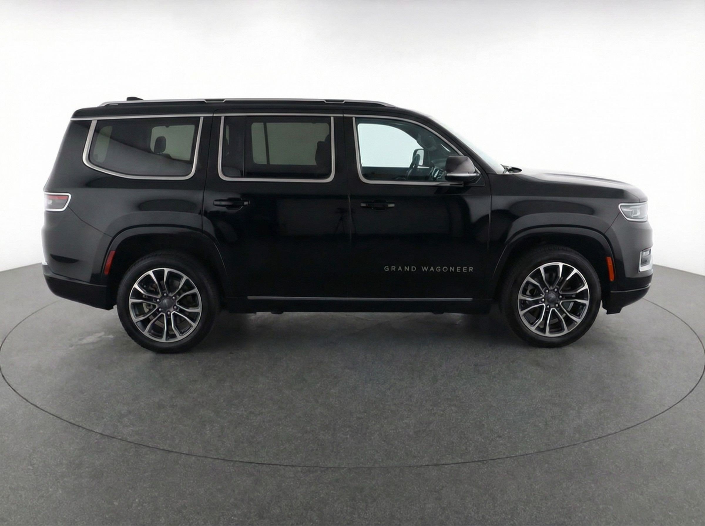 Thumbnail: 2023 Jeep Grand Wagoneer - 11