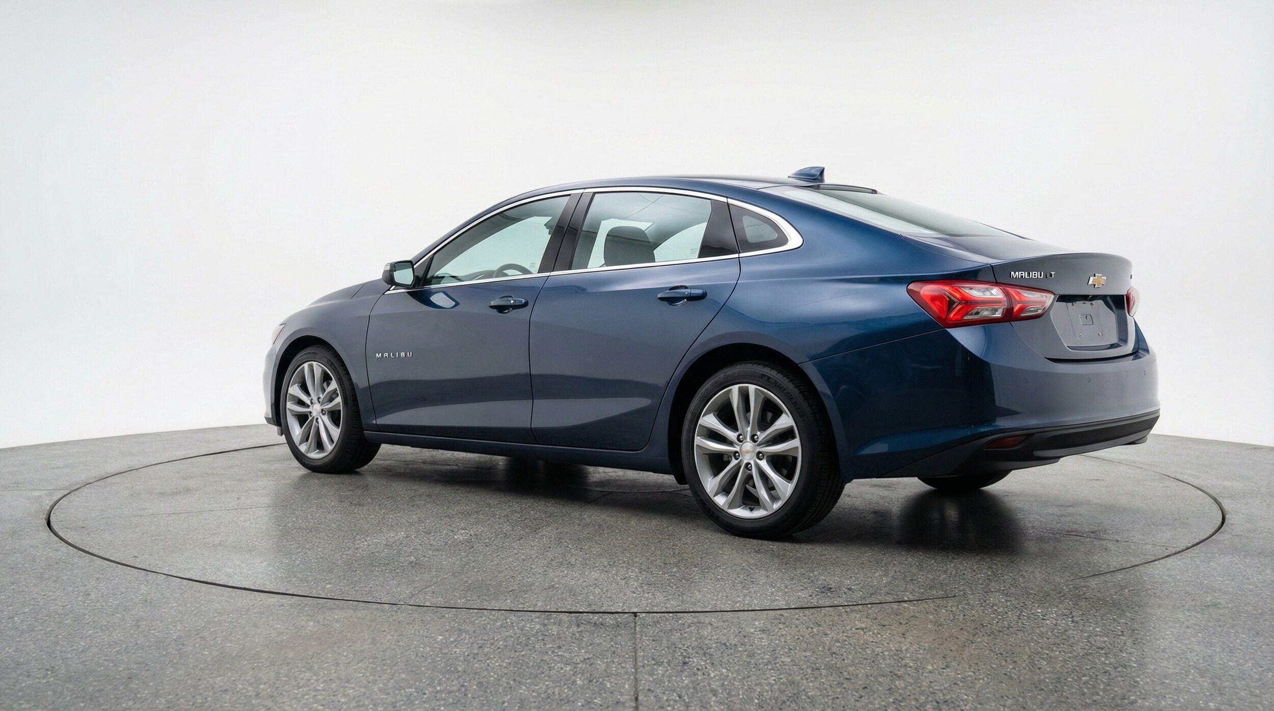 Thumbnail: 2024 Chevrolet Malibu - 6