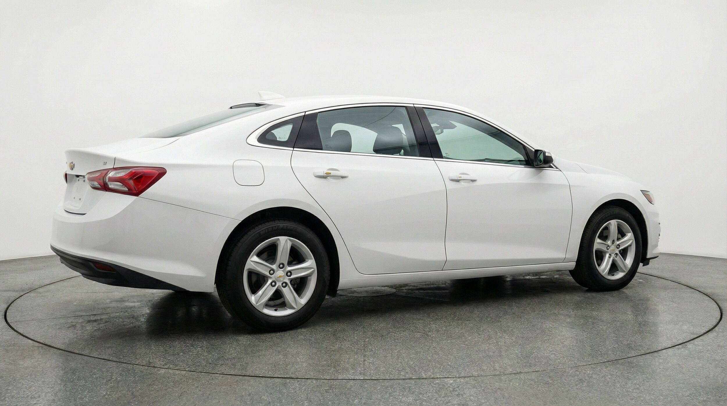 Thumbnail: 2024 Chevrolet Malibu - 9