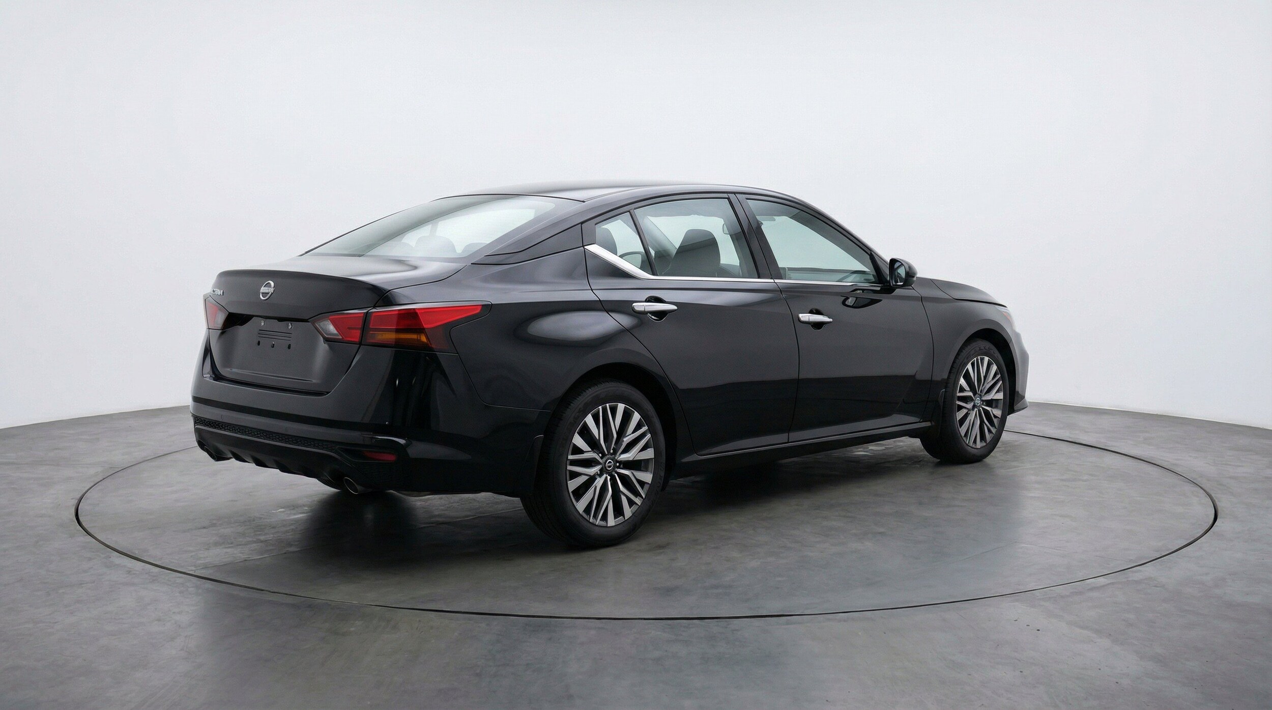 Thumbnail: 2025 Nissan Altima - 9
