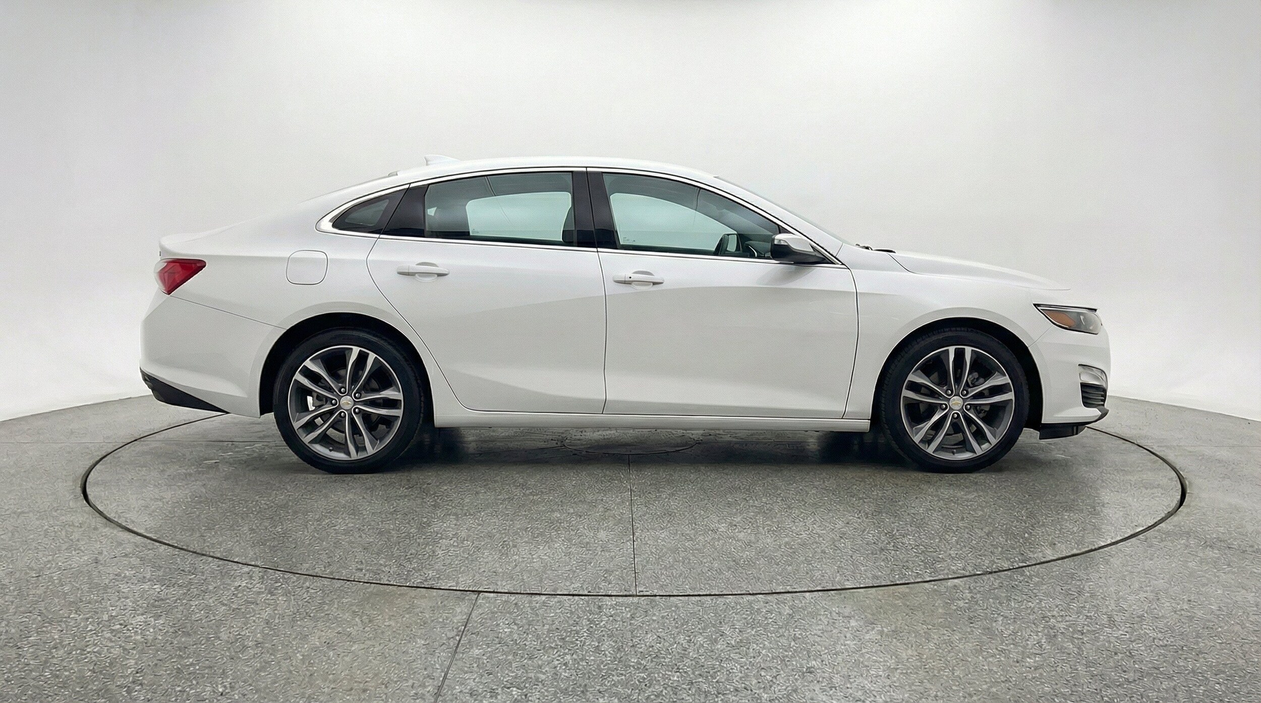 Thumbnail: 2024 Chevrolet Malibu - 11