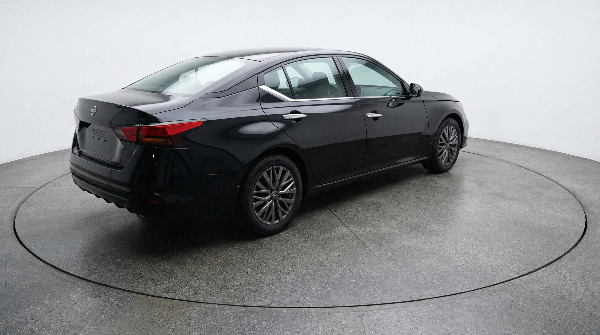 Thumbnail: 2025 Nissan Altima - 9