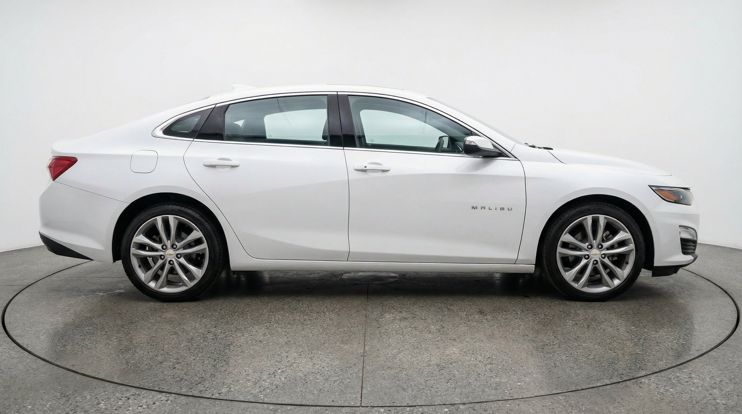 Thumbnail: 2024 Chevrolet Malibu - 11