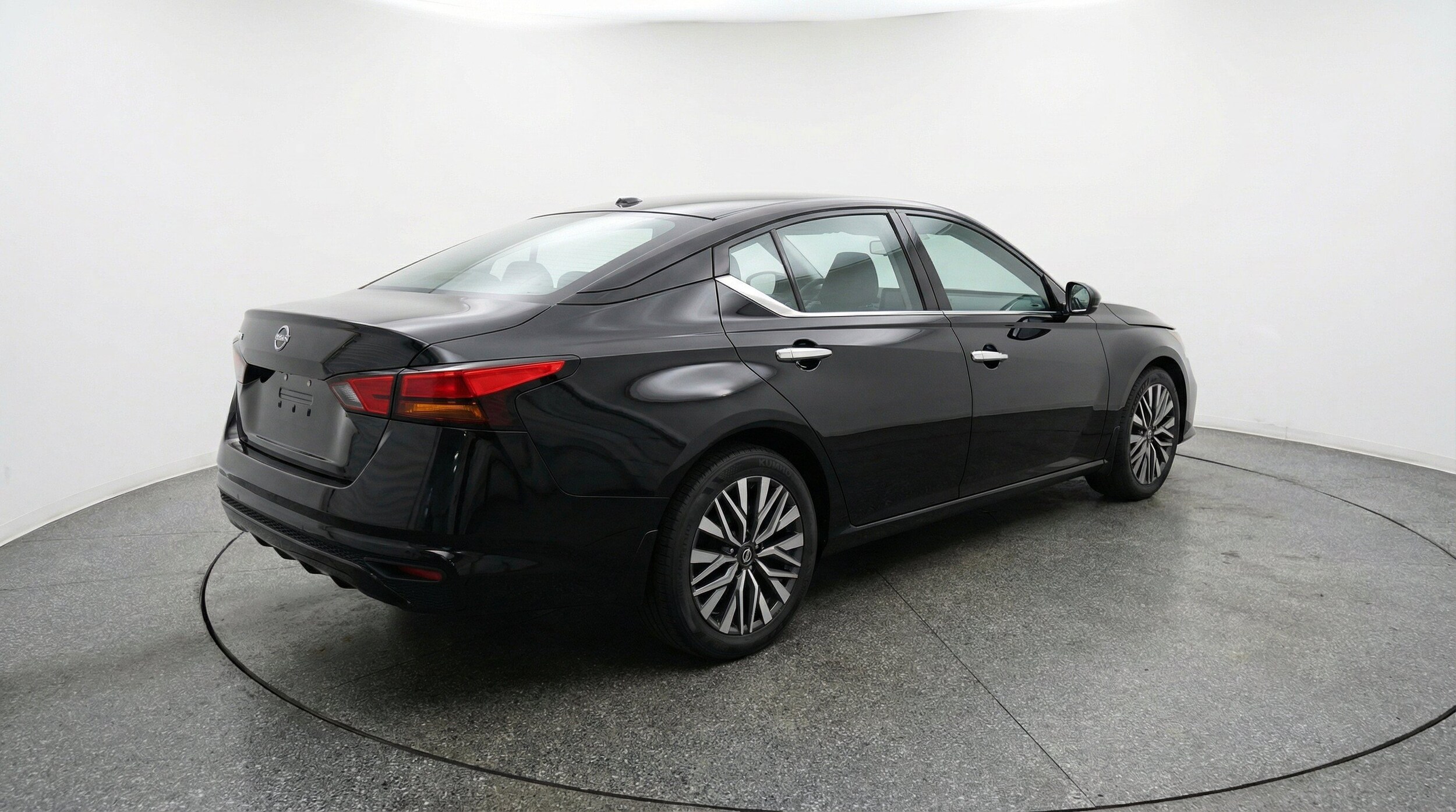 Thumbnail: 2025 Nissan Altima - 9