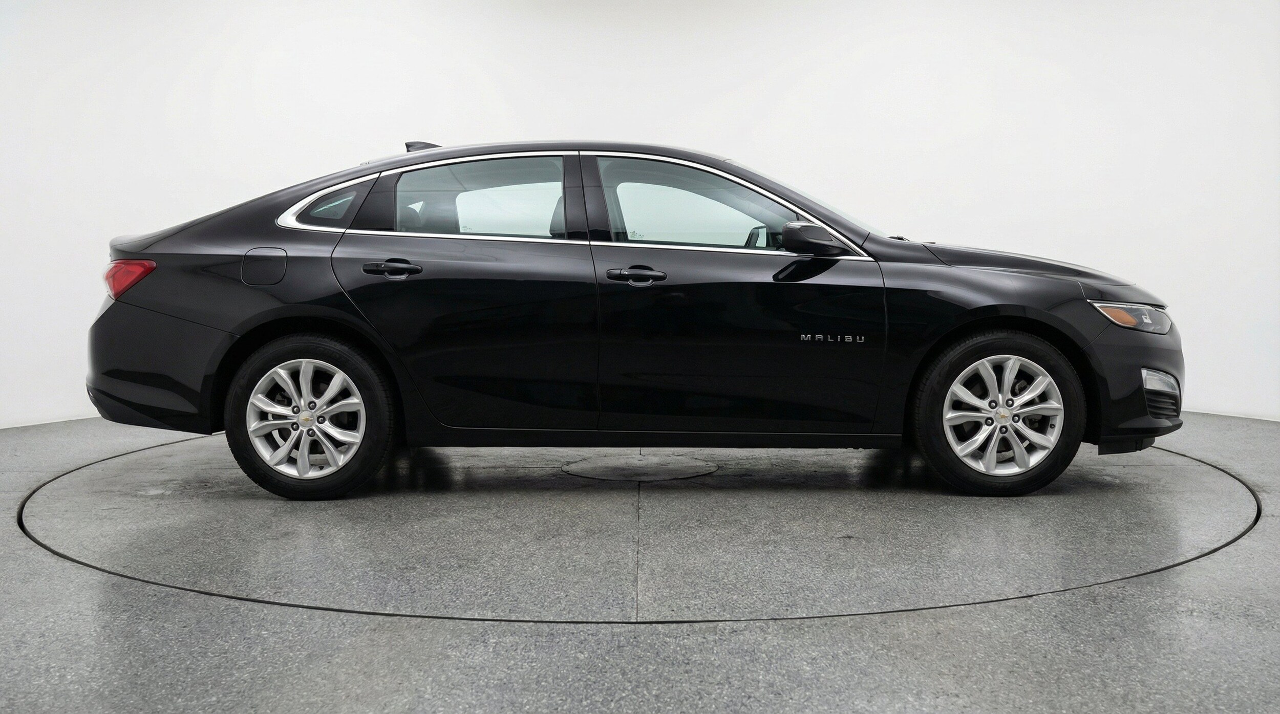Thumbnail: 2024 Chevrolet Malibu - 11