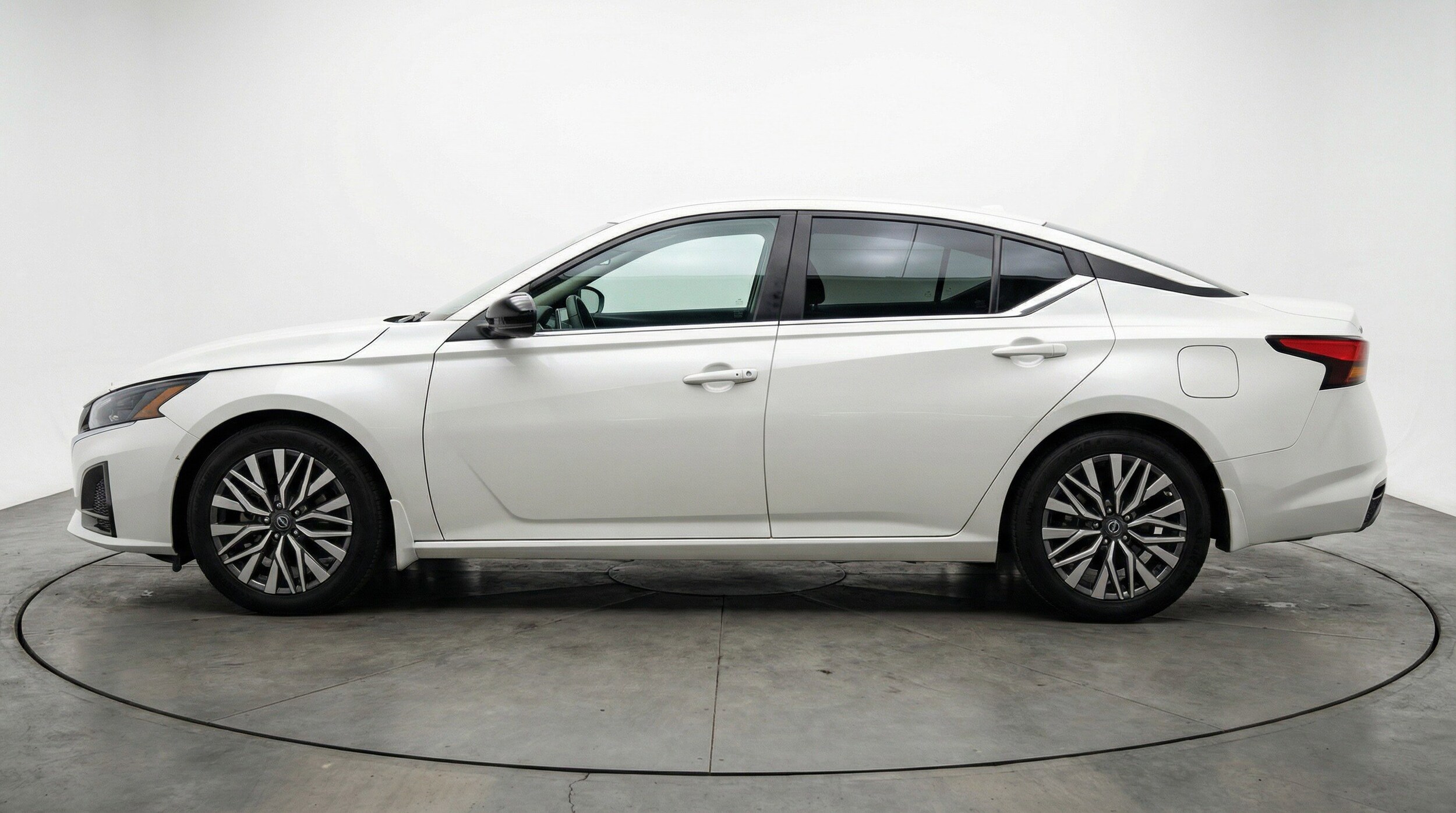 Thumbnail: 2025 Nissan Altima - 5