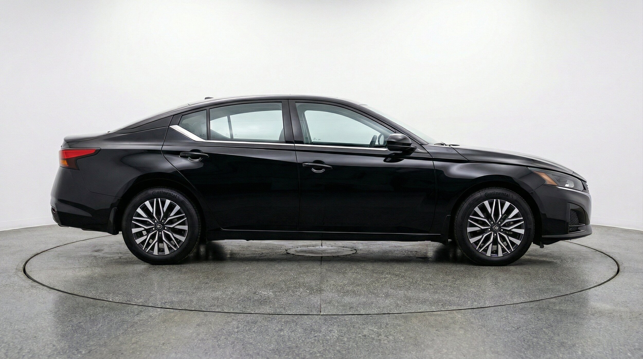 Thumbnail: 2025 Nissan Altima - 10