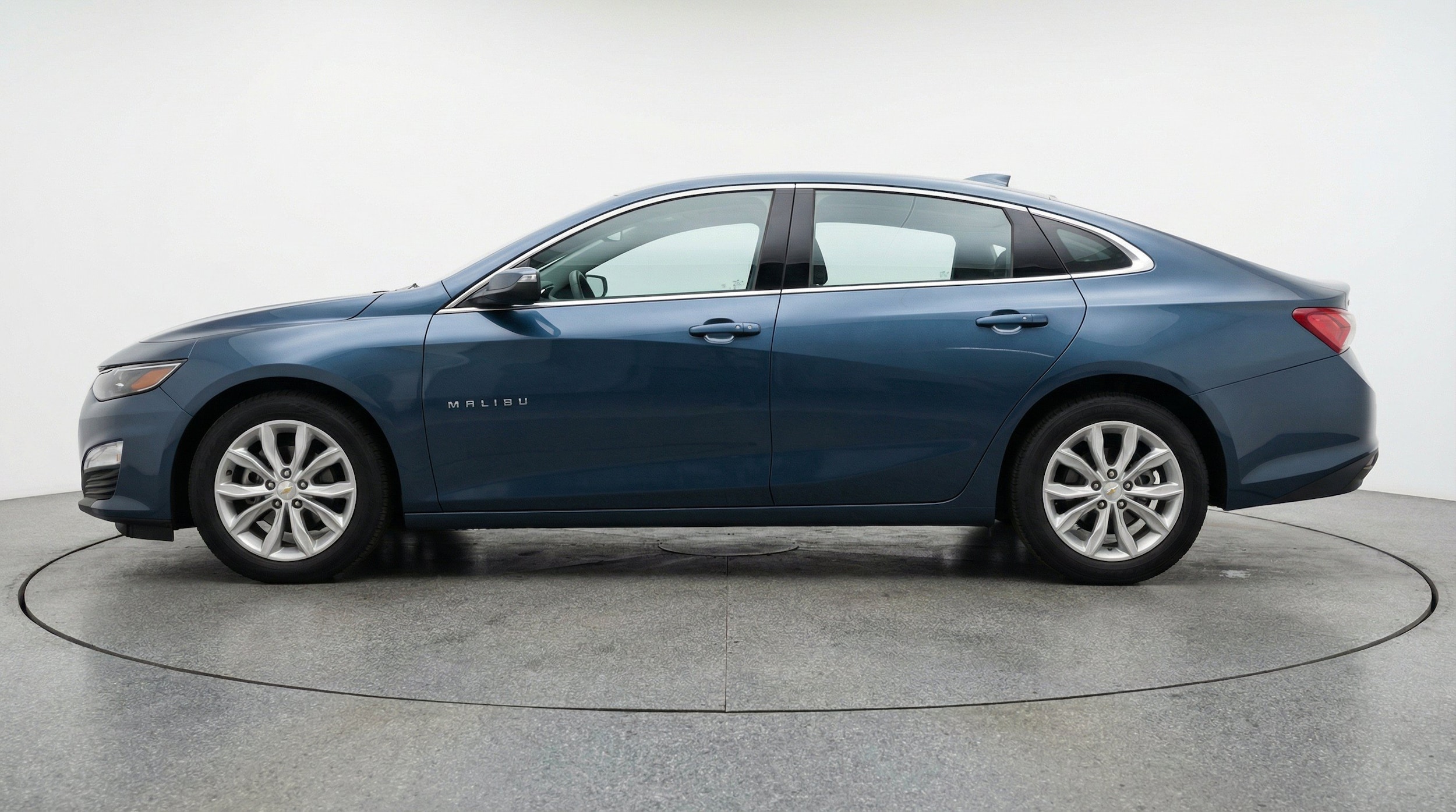 Thumbnail: 2024 Chevrolet Malibu - 5