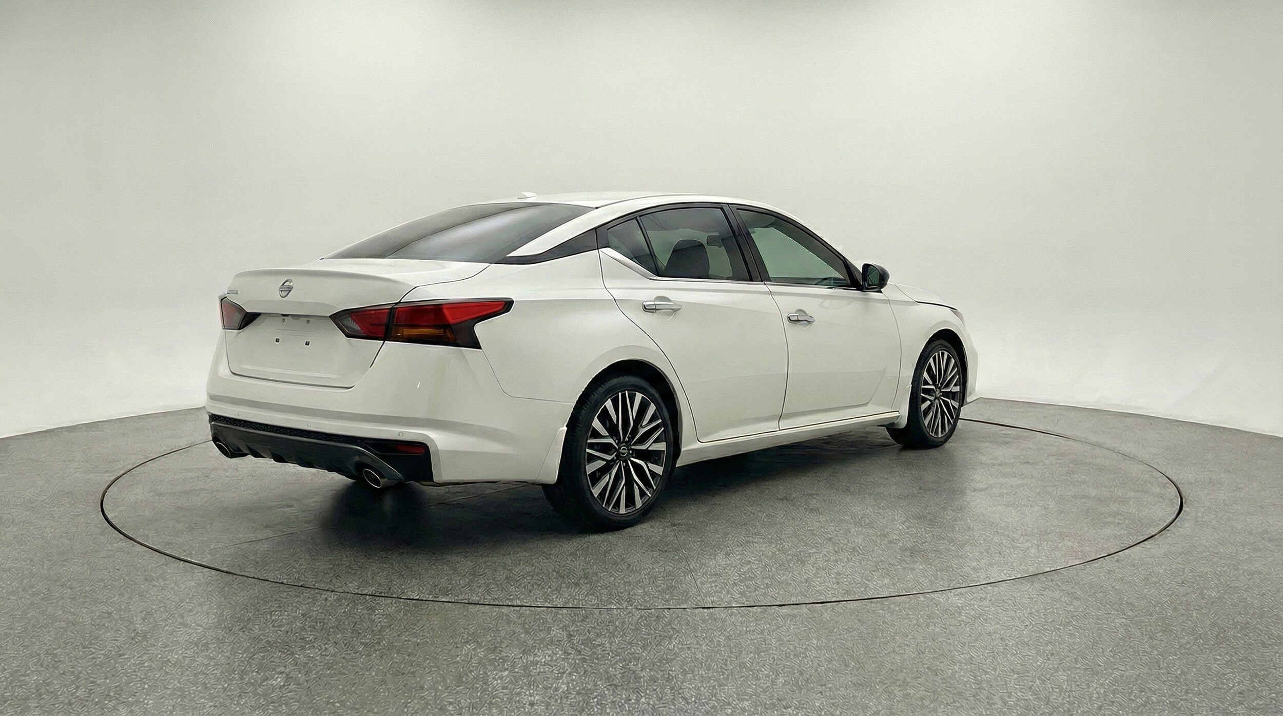 Thumbnail: 2025 Nissan Altima - 9