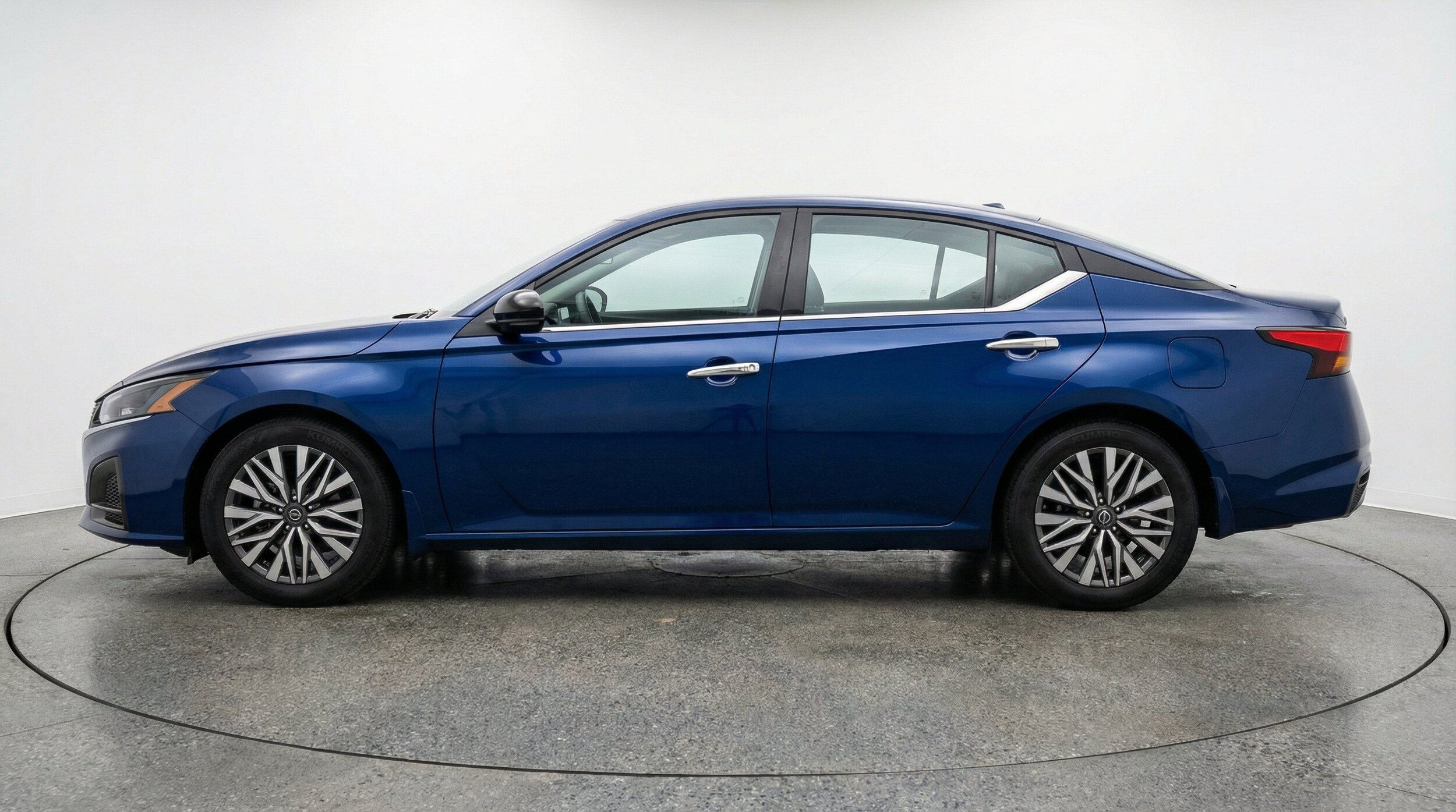 Thumbnail: 2025 Nissan Altima - 5