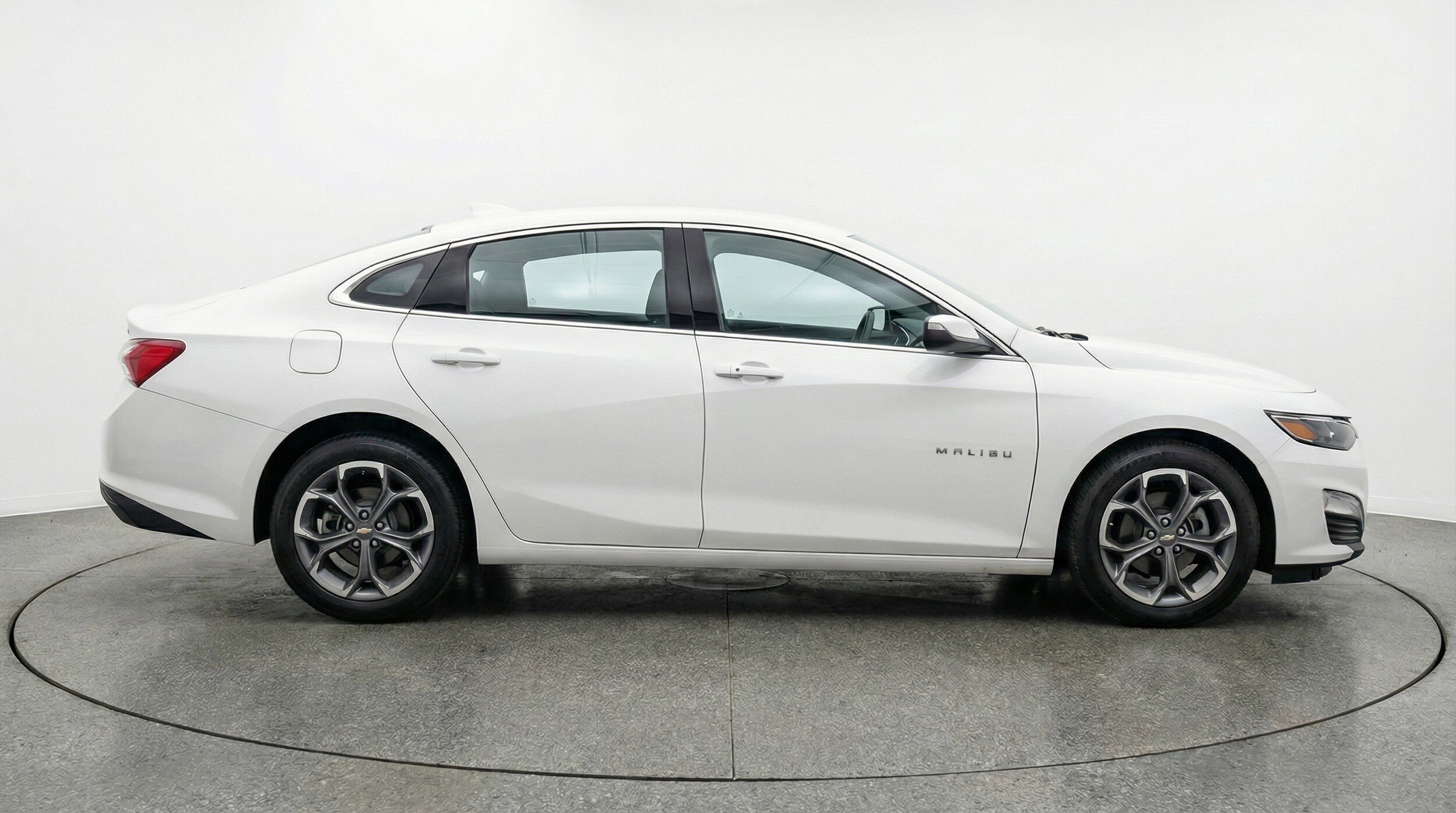 Thumbnail: 2024 Chevrolet Malibu - 11