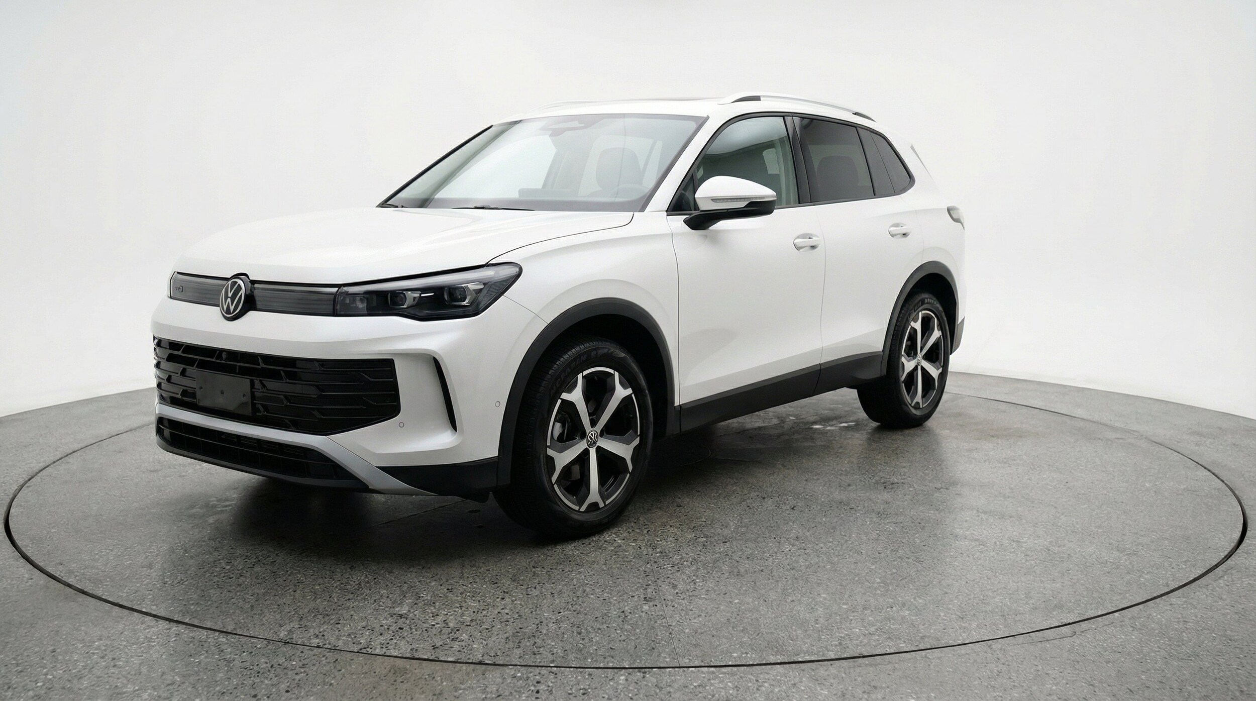 Thumbnail: 2026 Volkswagen Tiguan - 3