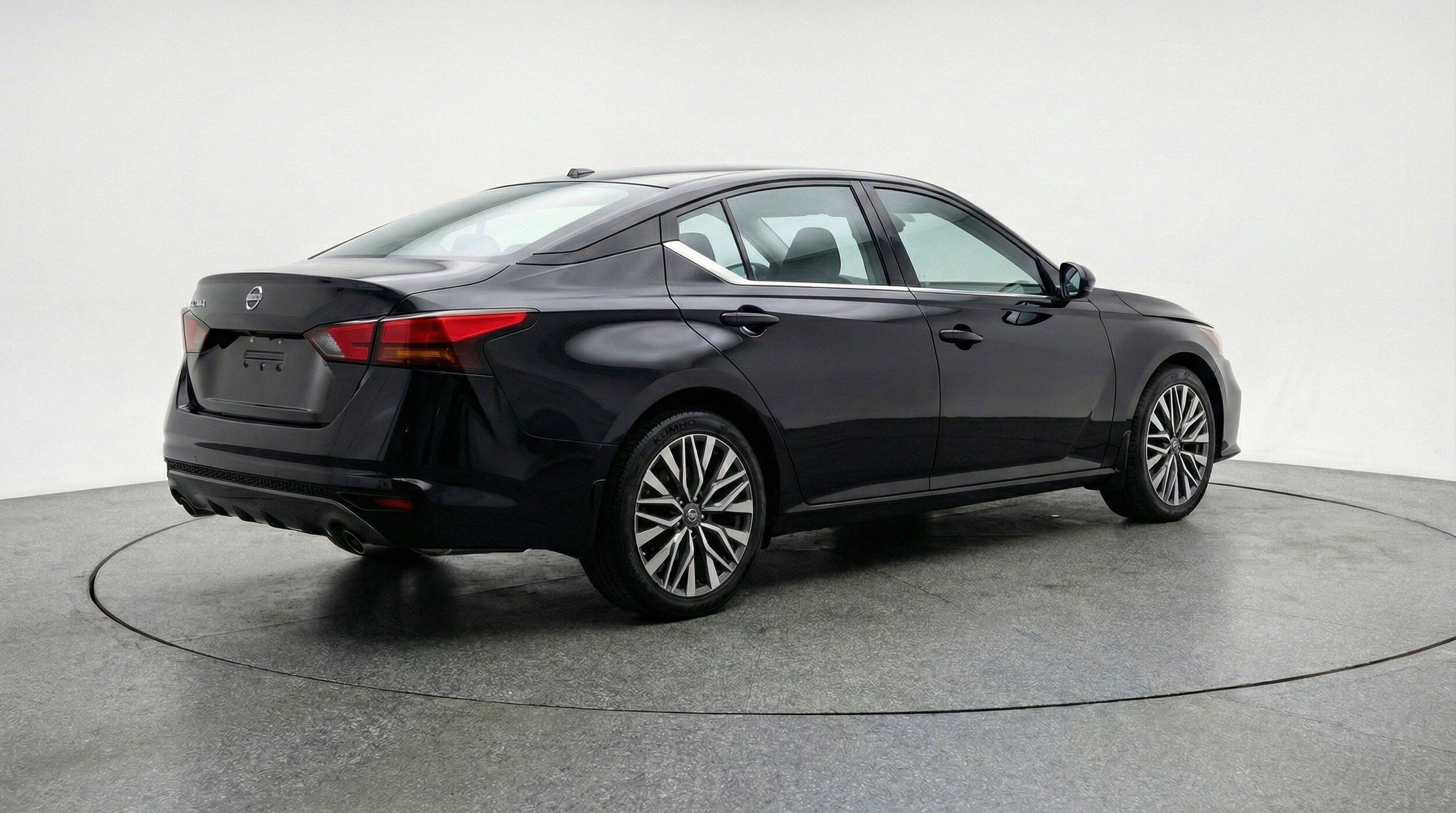 Thumbnail: 2025 Nissan Altima - 9