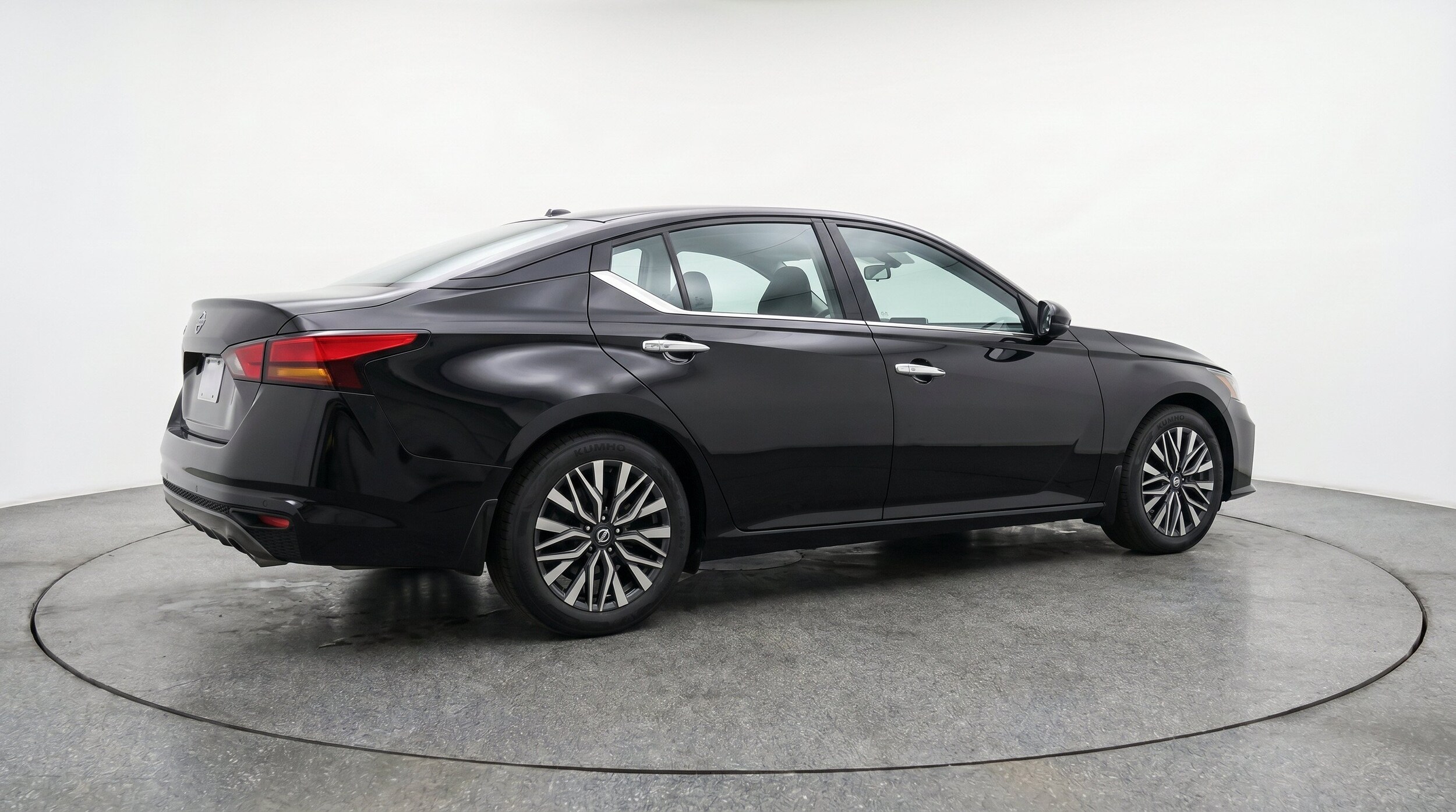 Thumbnail: 2025 Nissan Altima - 9