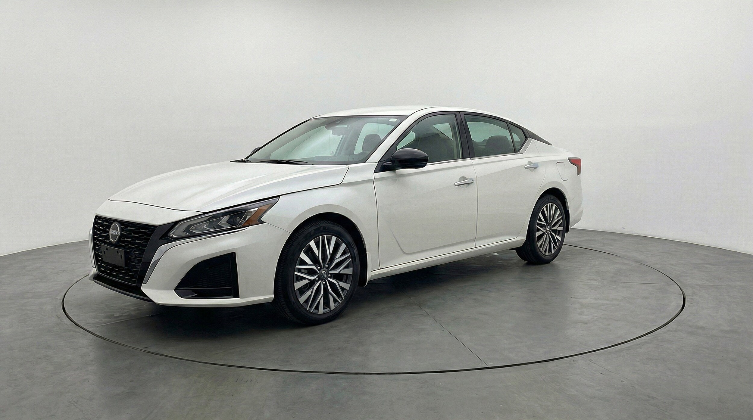Thumbnail: 2025 Nissan Altima - 3