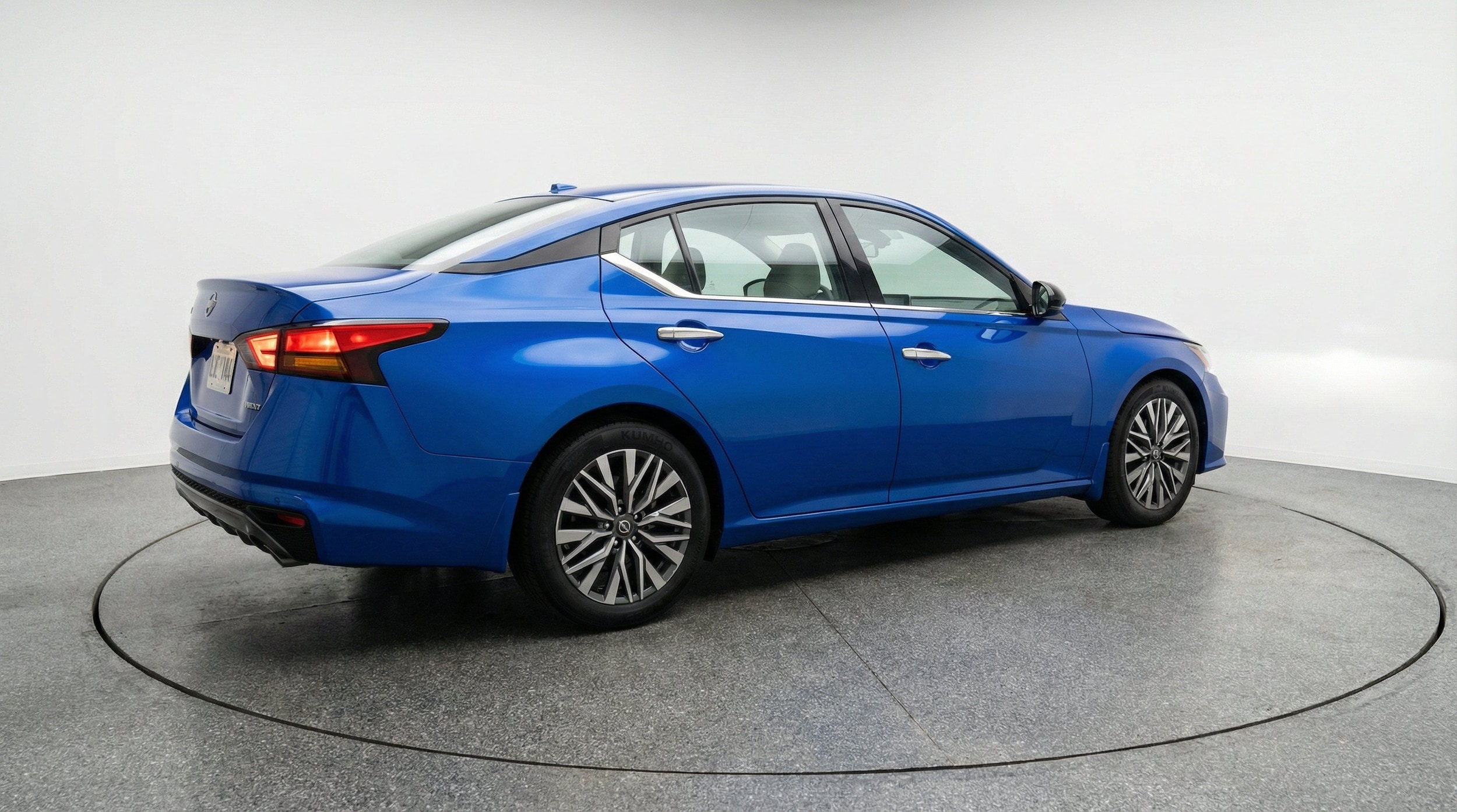 Thumbnail: 2025 Nissan Altima - 9
