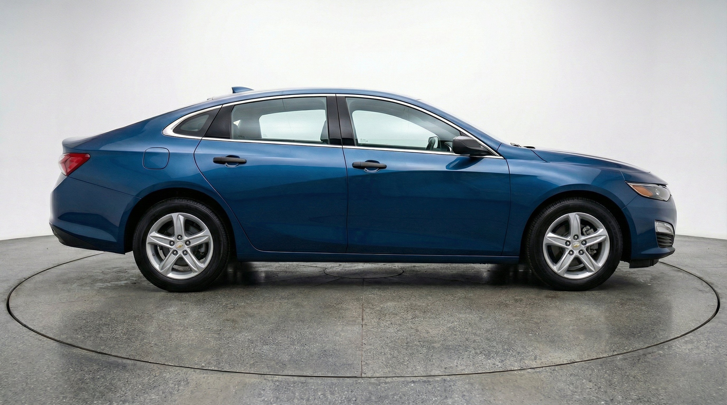Thumbnail: 2024 Chevrolet Malibu - 11