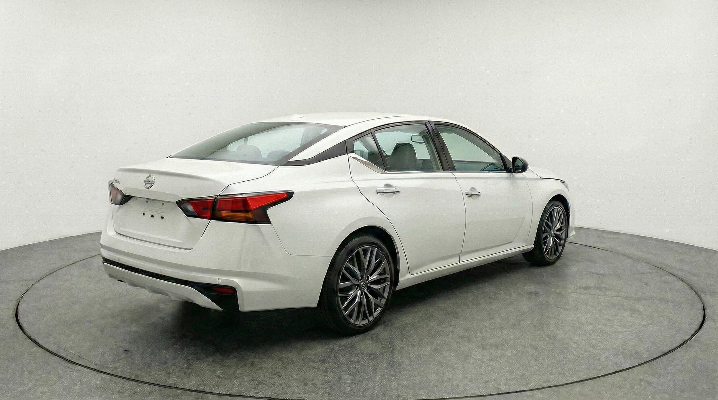 Thumbnail: 2025 Nissan Altima - 9