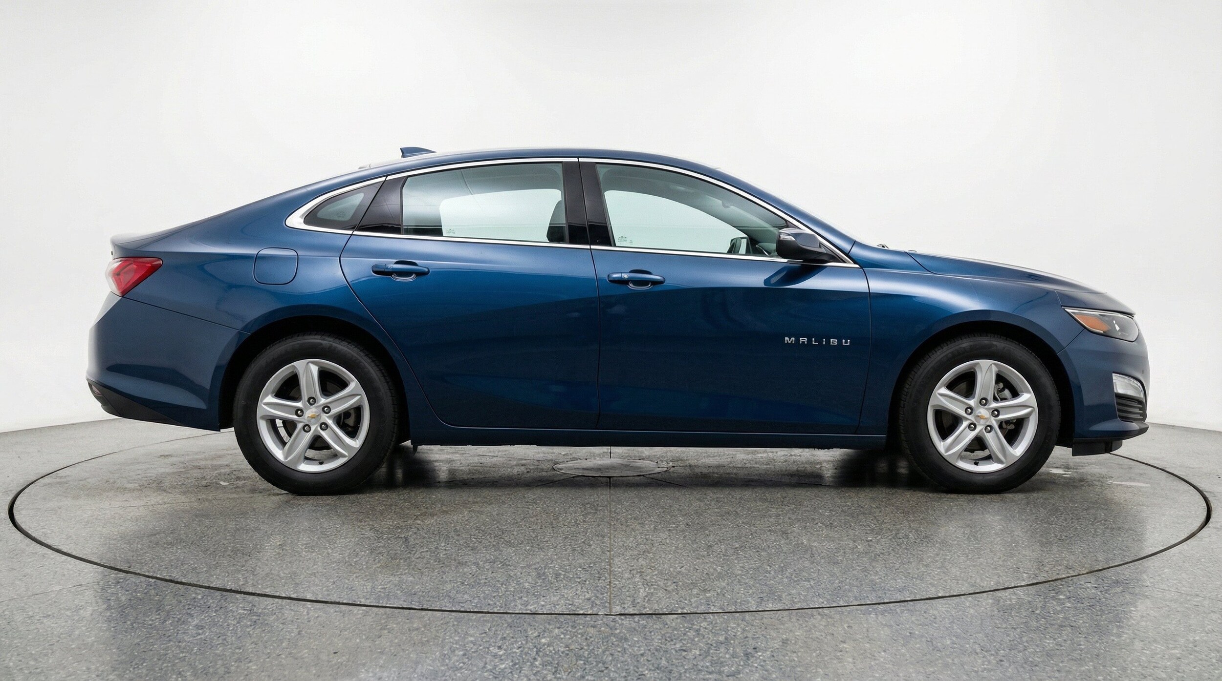 Thumbnail: 2024 Chevrolet Malibu - 11