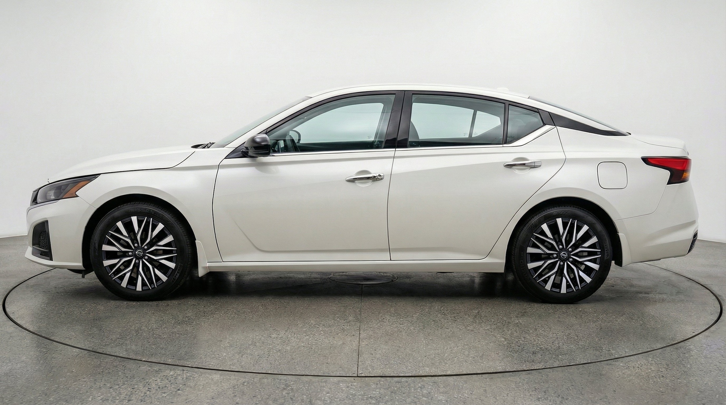 Thumbnail: 2025 Nissan Altima - 5