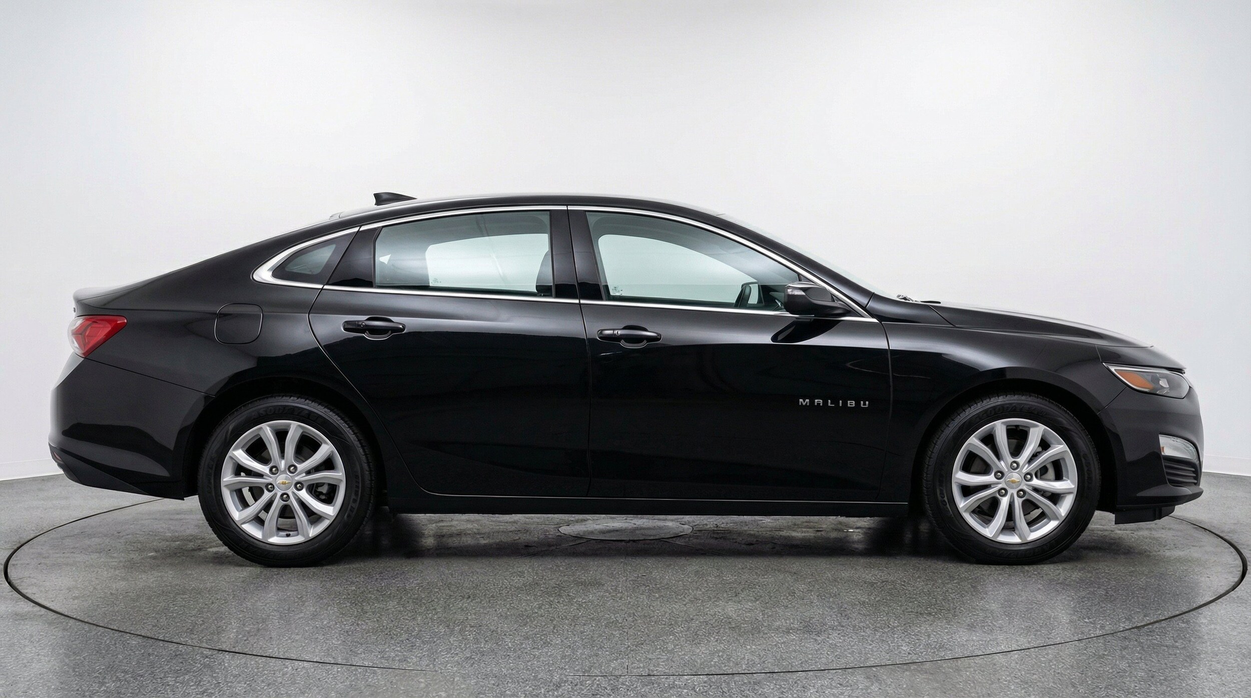 Thumbnail: 2024 Chevrolet Malibu - 11